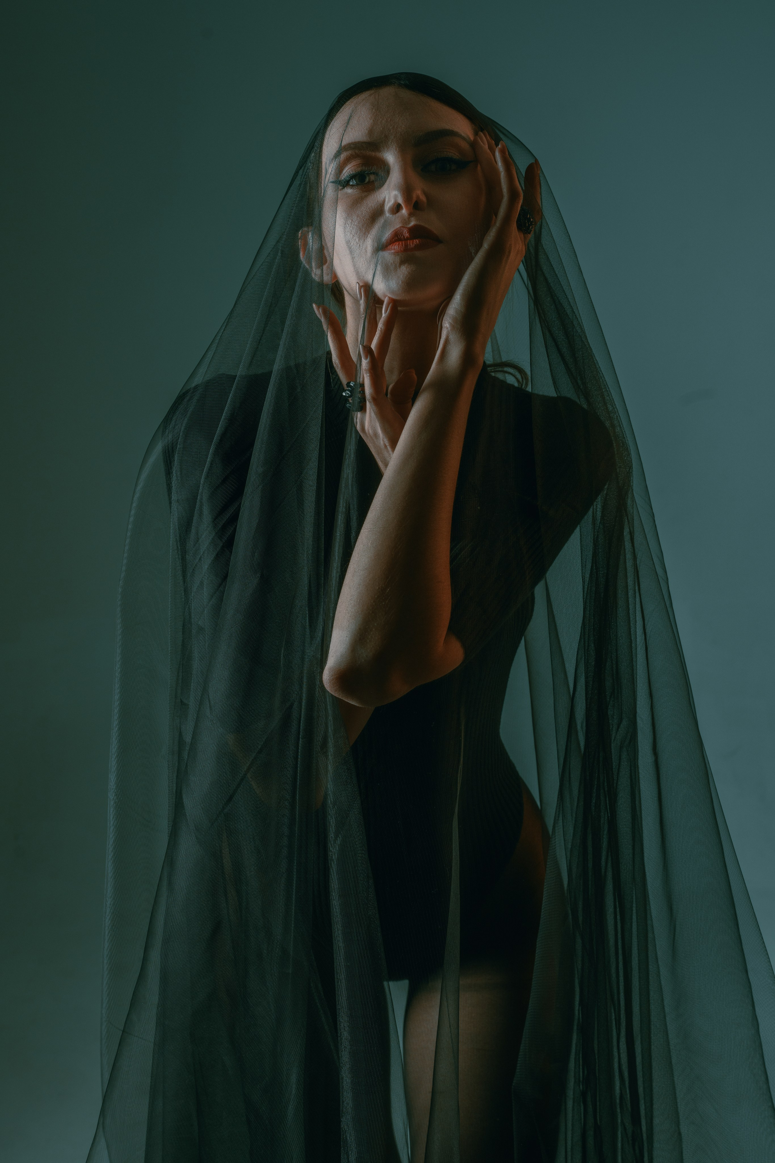 Teal. Nifty photography — коммерческий и портретный фотограф в Ташкенте. Студийная и выездная съёмка