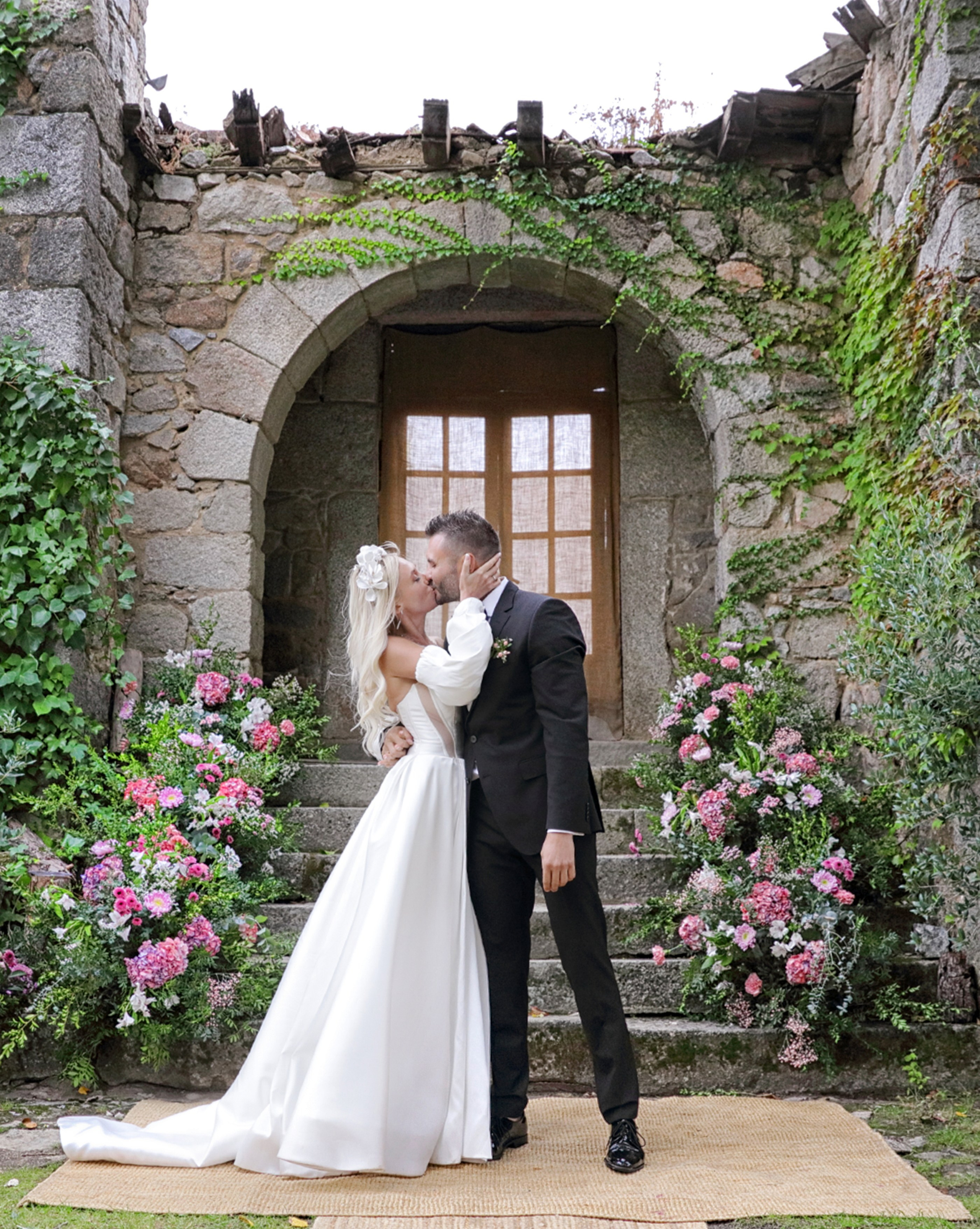 Madrid. Finca El Gasco. Luxury wedding, portrait, family photographer over Europe
