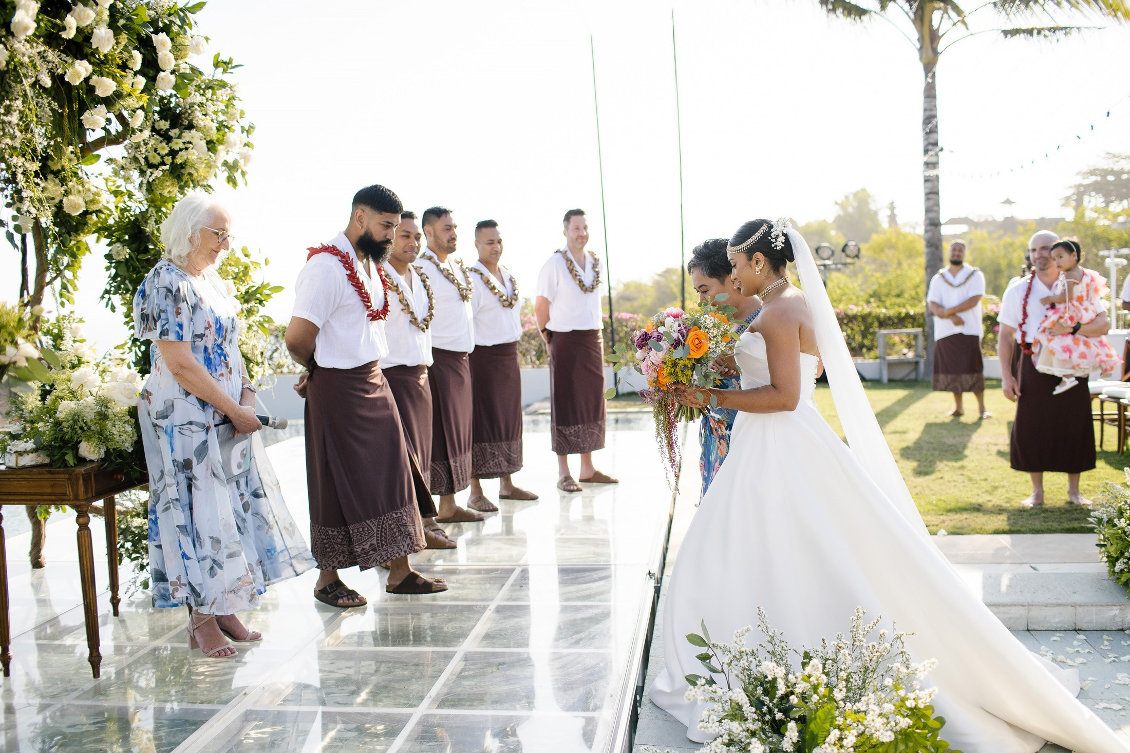Big funny wedding with guests in paradise Bali island. Get.it.feel — Aesthetic Photography and Videography