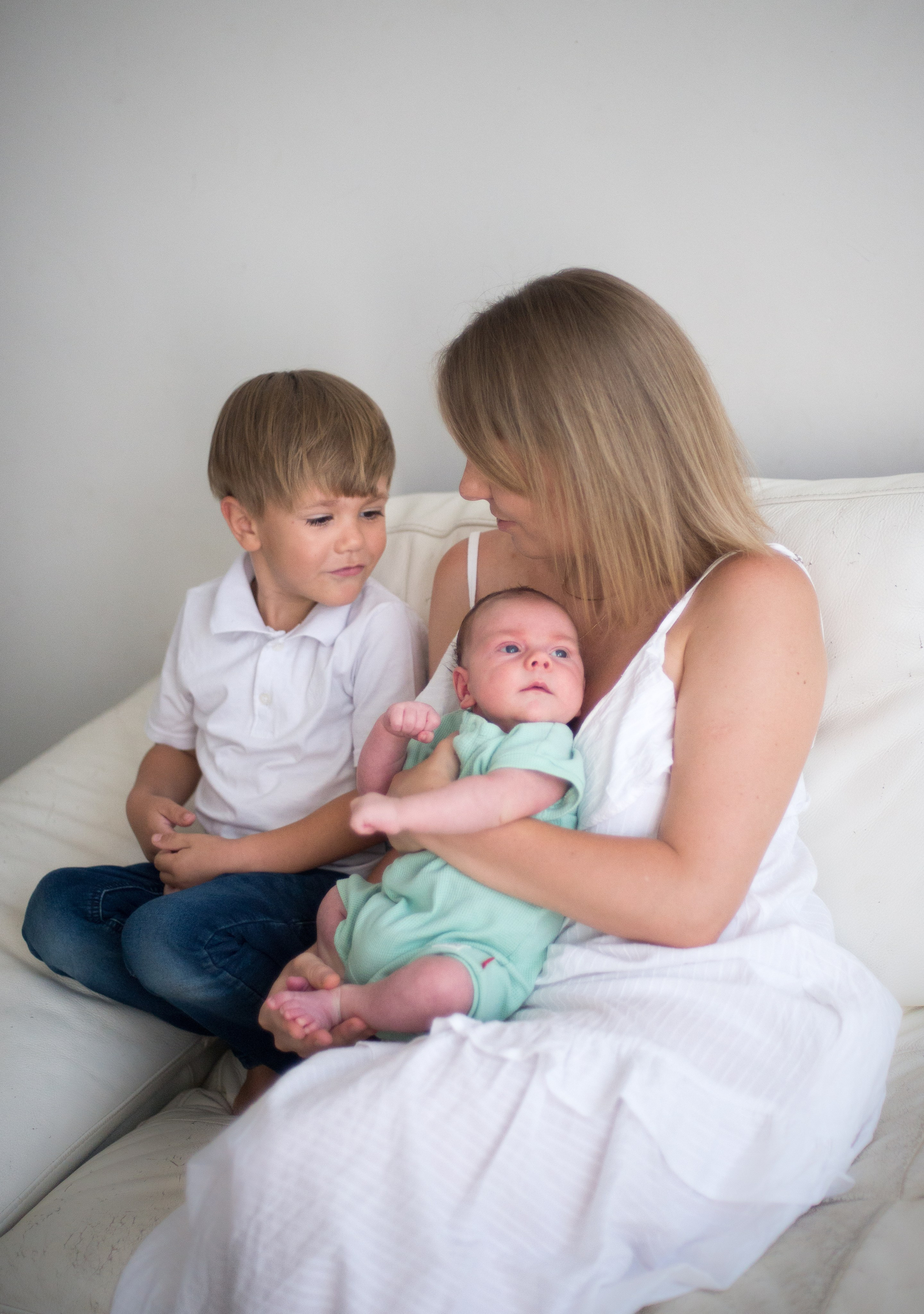 Катя, Андрей Мирон и Лео. Визуальный брендинг