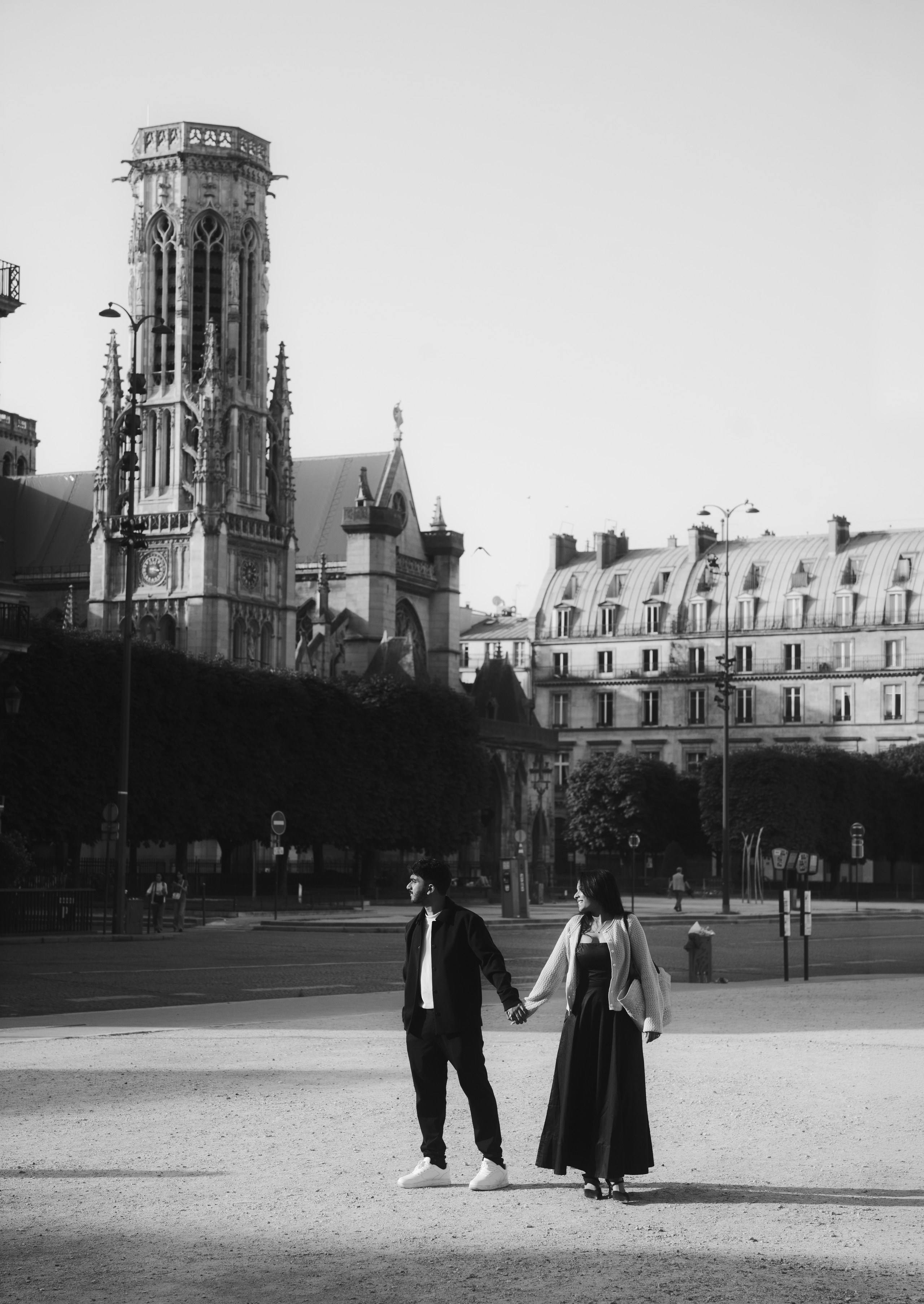 Spring Couple Photoshoot in Paris