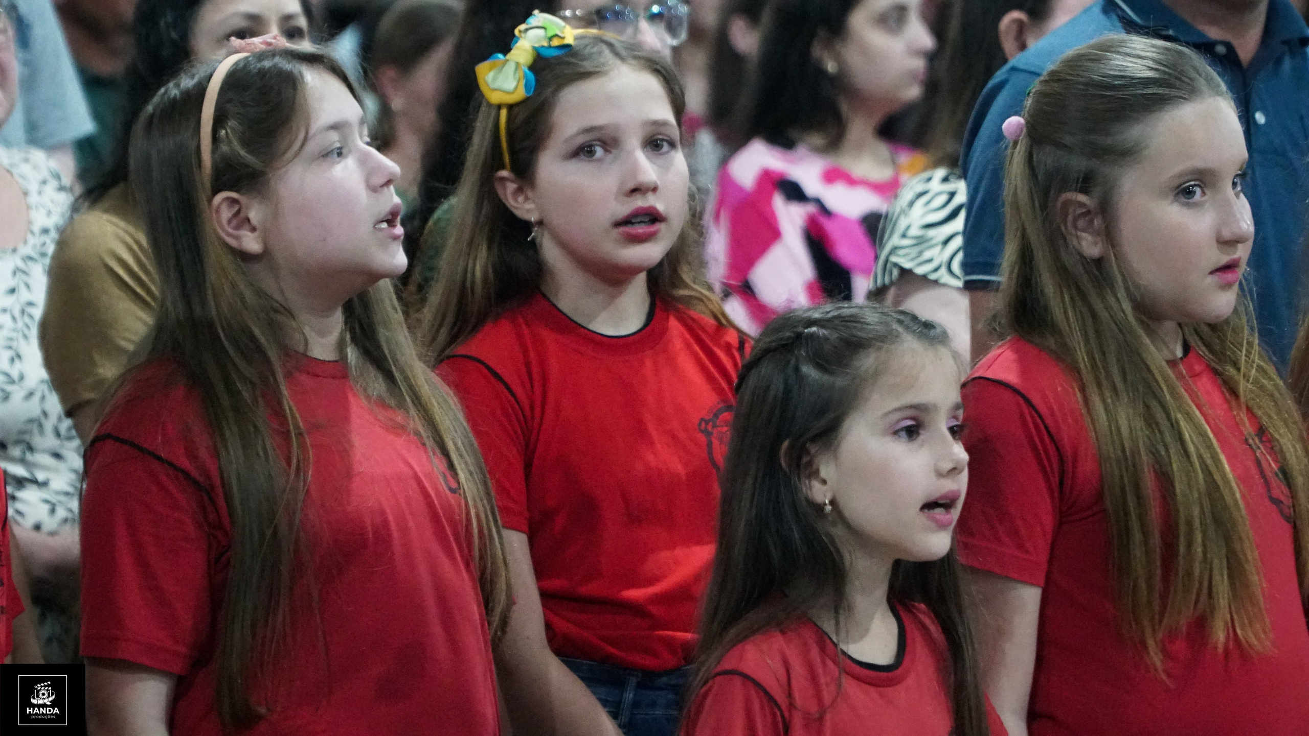 Noite autógrafos colégio Aurélio Buarque de Holanda. Handa Produções