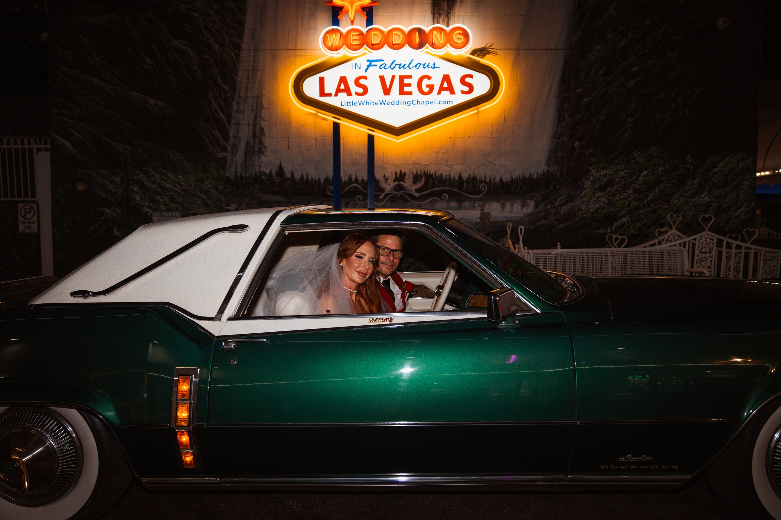 Rebecca&Todd. Wedding & elopement photographer Viktoriya Kravtsov. Las Vegas