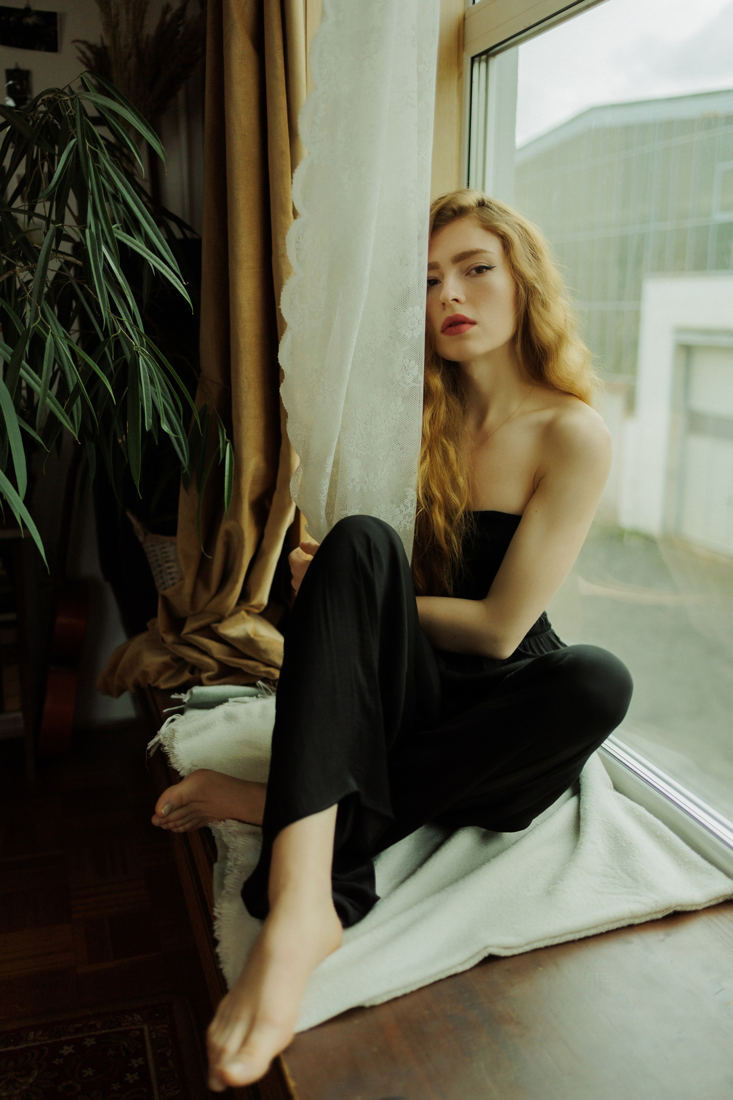 Soft Light — Intimate Lifestyle Portraits by the Window | Natural & Soulful Photography. Kristina Kozheltsova- Soulful Portrait&Lifestyle&Love Story Photographer in Leipzig, Germany