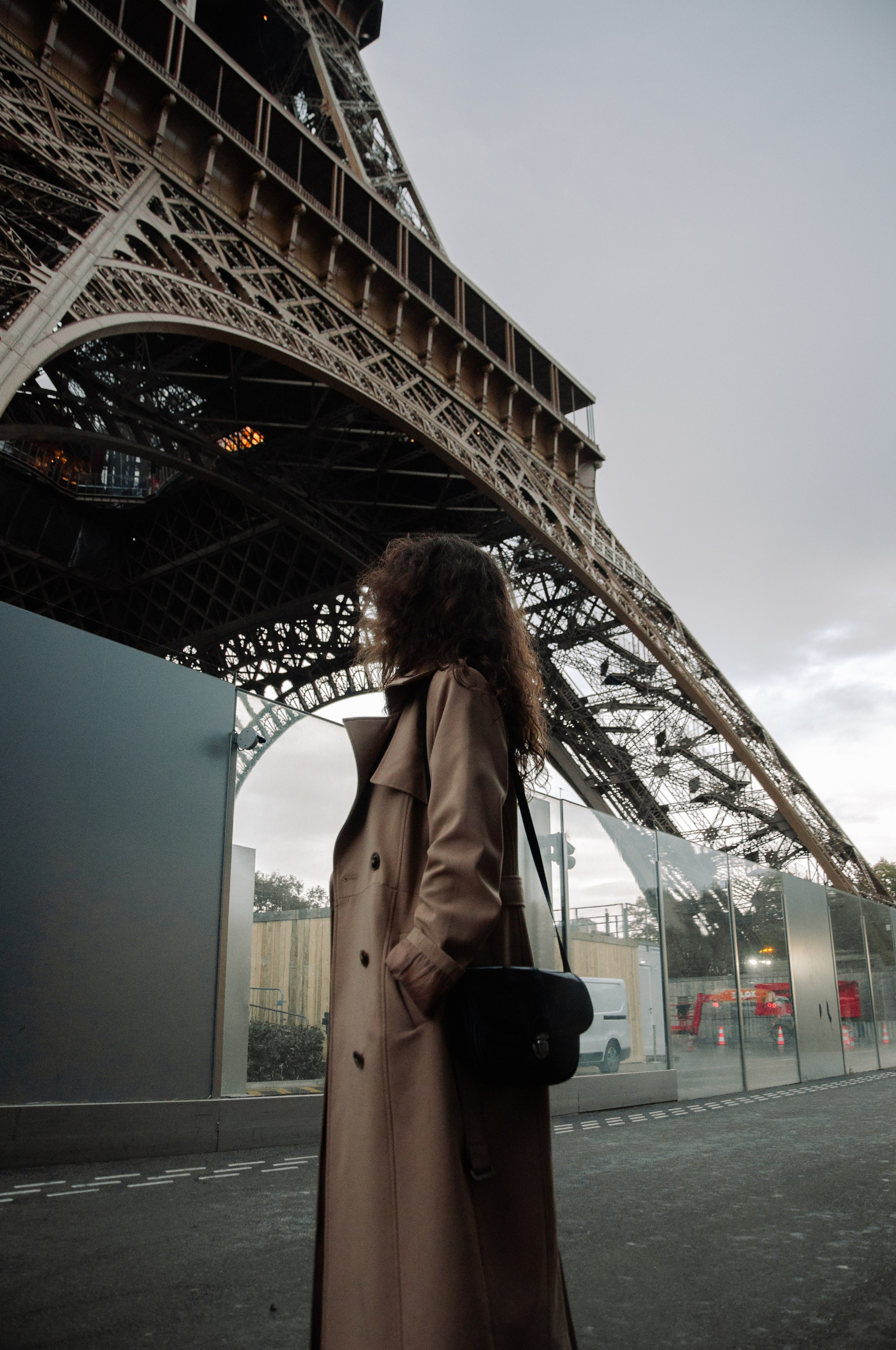 Rainy Paris Photoshoot. Paris photographer — Polina Osipova
