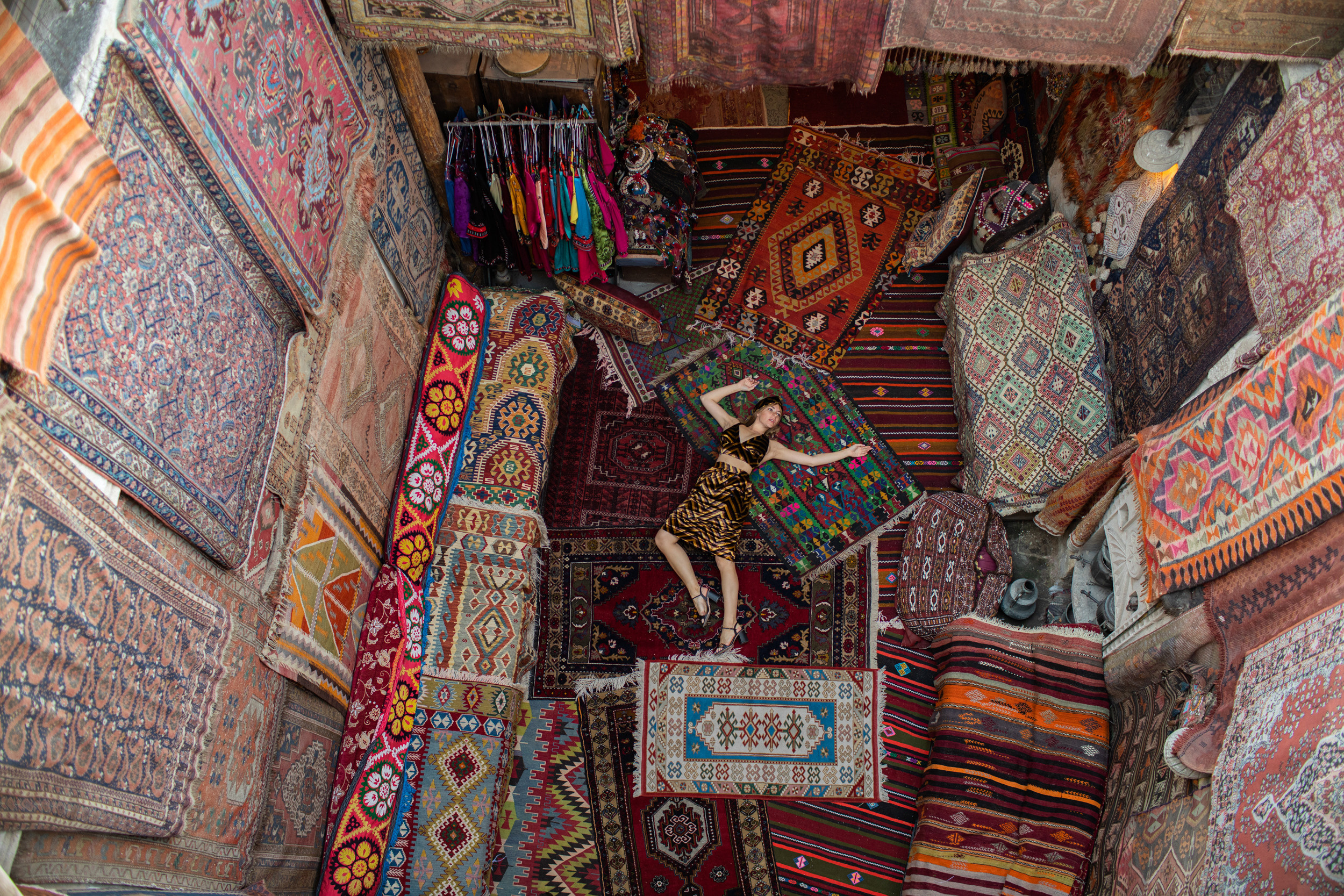 Фотосессия в галерее ковров в Гёреме. Фотограф в Каппадокии / Julia Ganch