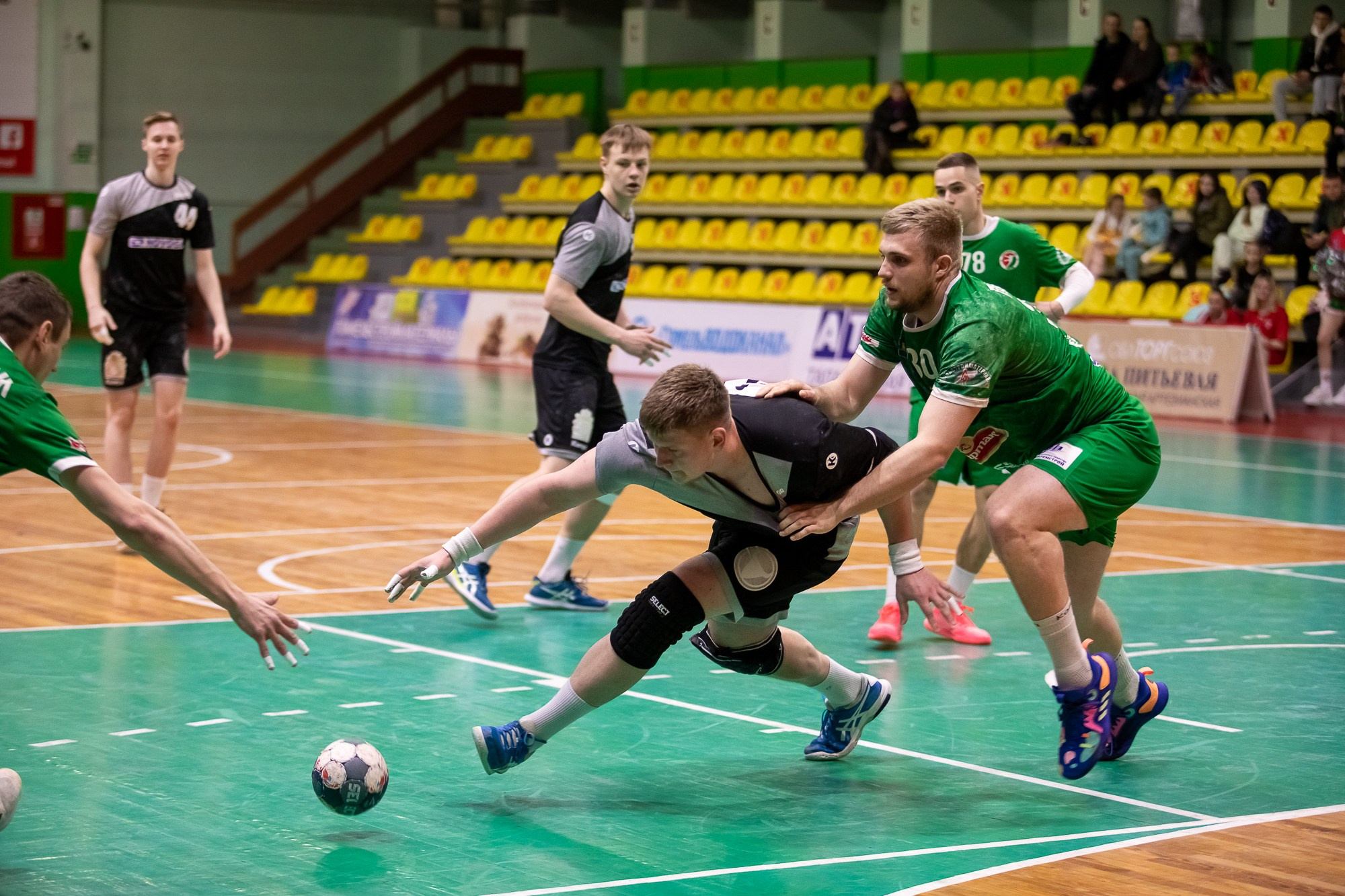 Спортивные фоторепортажи с гандбольных матчей