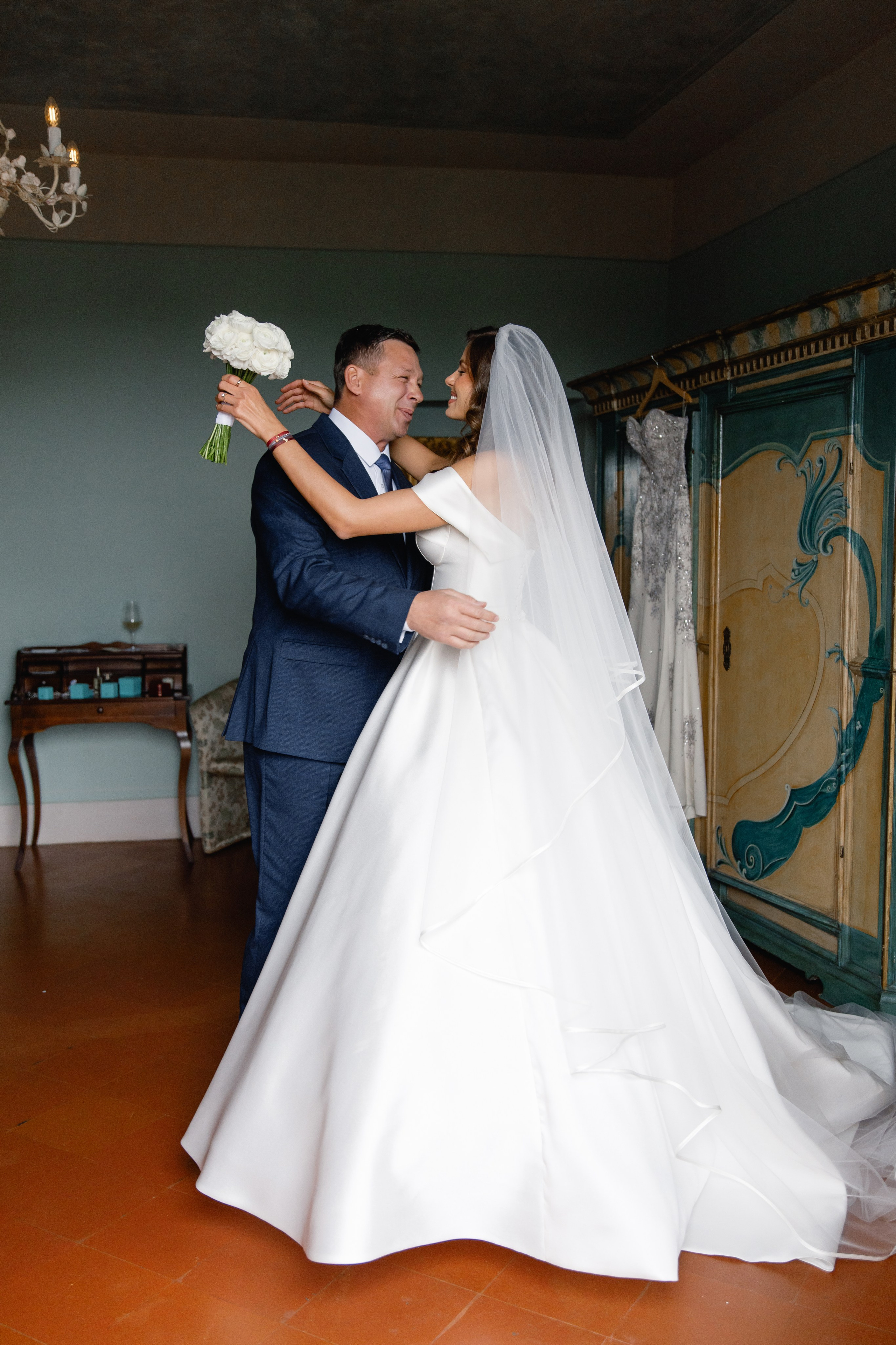 Destination wedding Photographer Italy Tuscany Rome Como Umbria. Wedding Photographer Rome Tuscany Como Sicily Puglia Amalfy Italy- Oksana Savenchuk