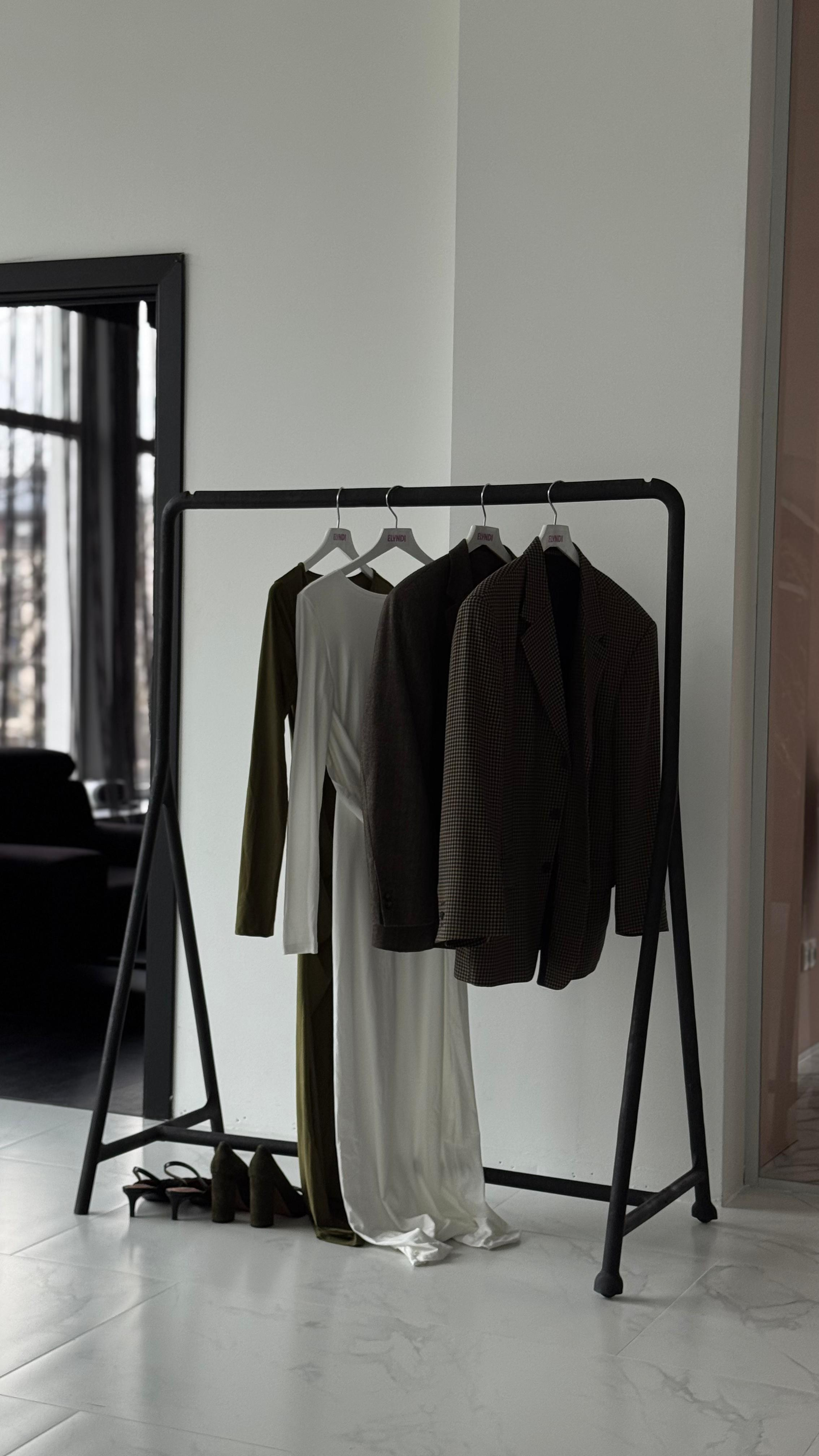 Foto un Video satura studija Rīgā - BRAND STUDIO. Video shooting and creating with phone, iPhone Video School