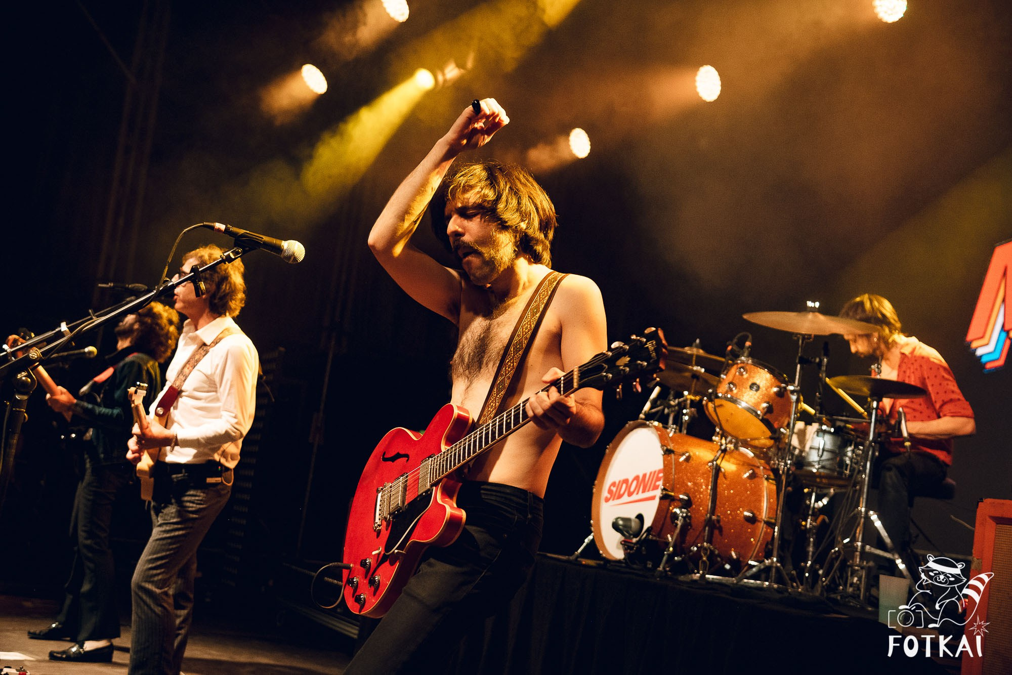 Sidonie en Torrevieja 2025 – Fotos del concierto y reportaje completo | FOTKAI