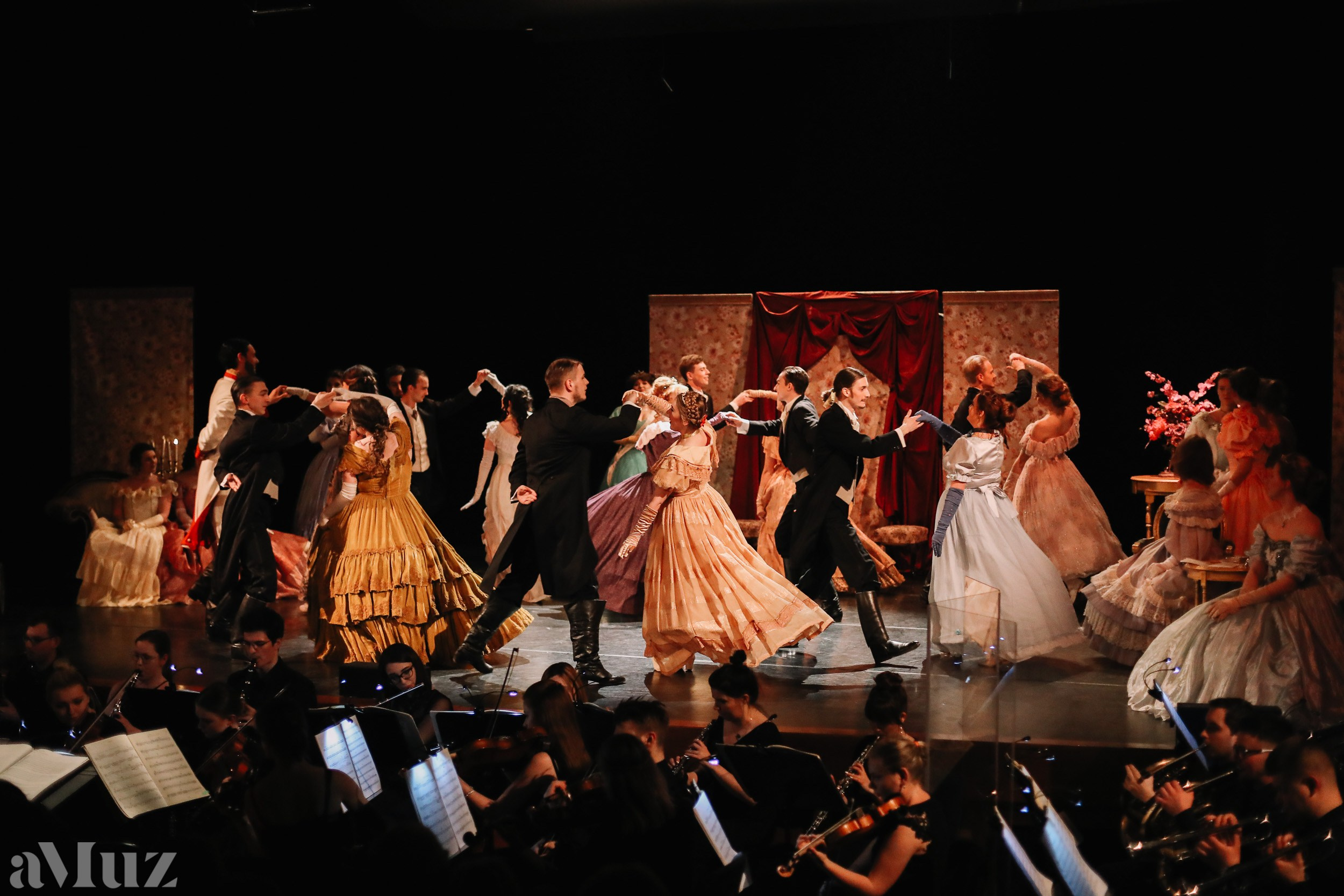 Opera Łąkowa. Fotograf Ślubny Warszawa - Sesje Biznesowe Rodzinne Eventy