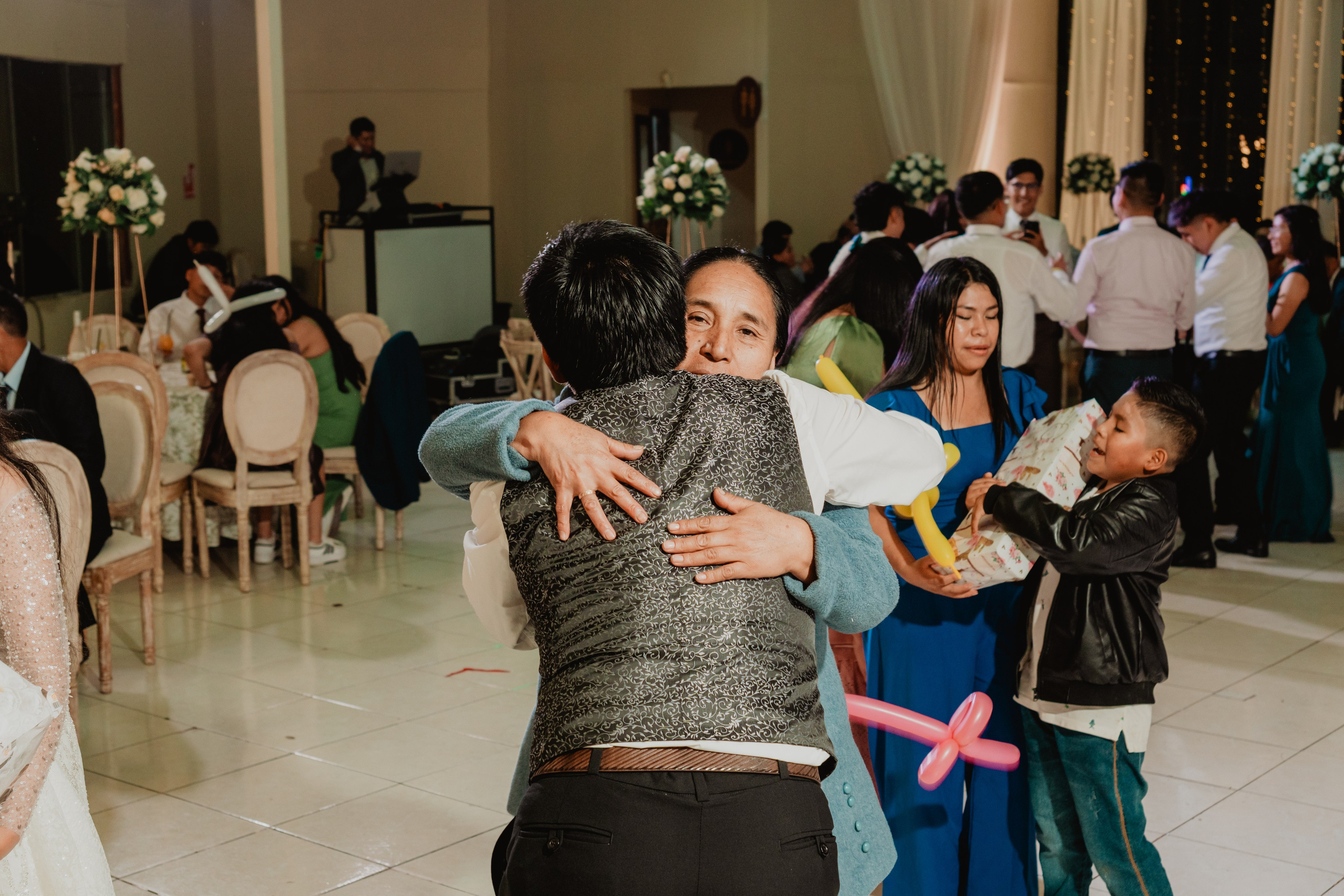 FERNANDO + MARIBEL | BODA RELIGIOSA. Studio KVTA | Fotografía y Video de Bodas en Arequipa