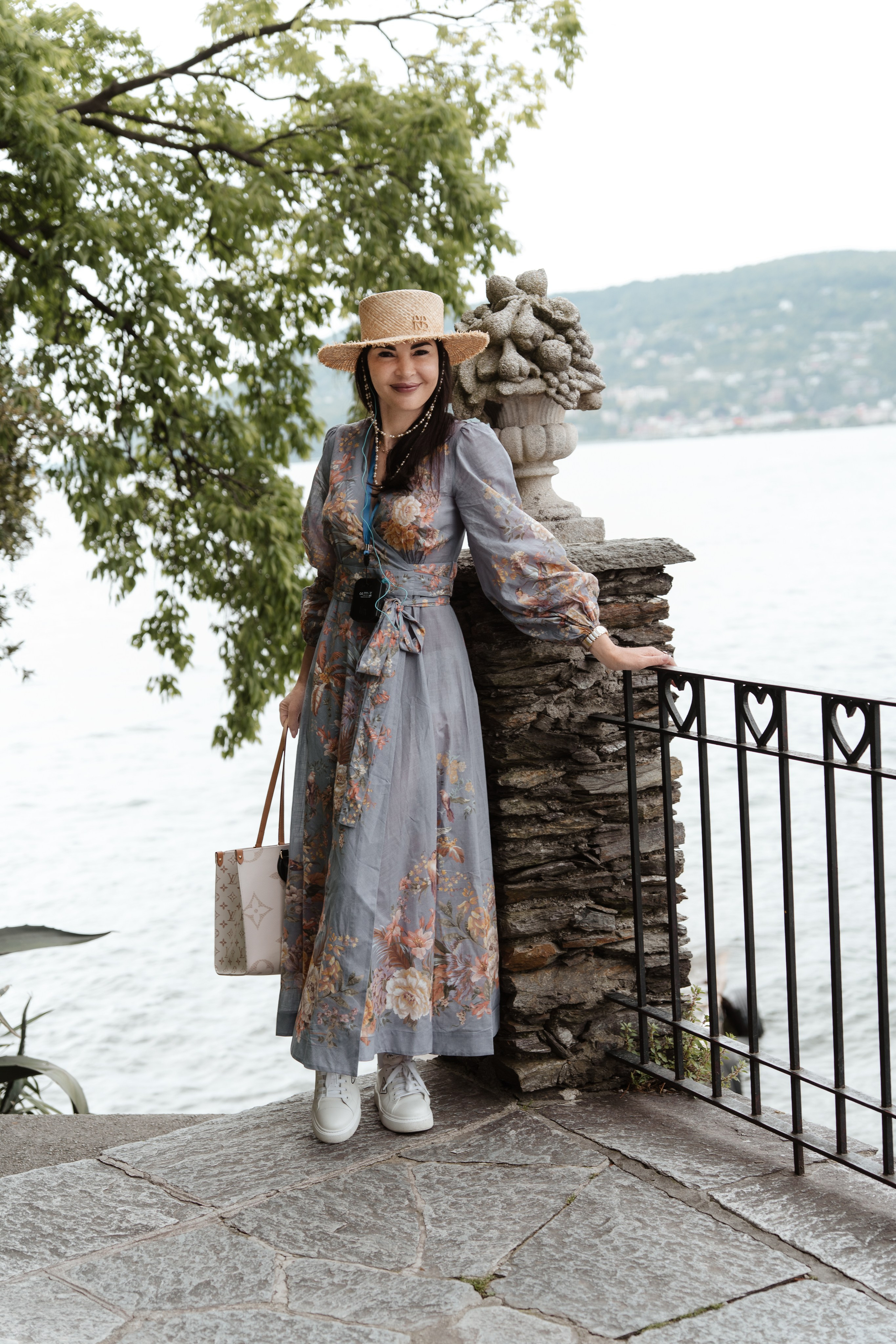 NATALY AND TATIANA_ ISOLA BELLA AND MADRE _LAKE MAGGIORE. PHOTOGRAPHER IN ITALY