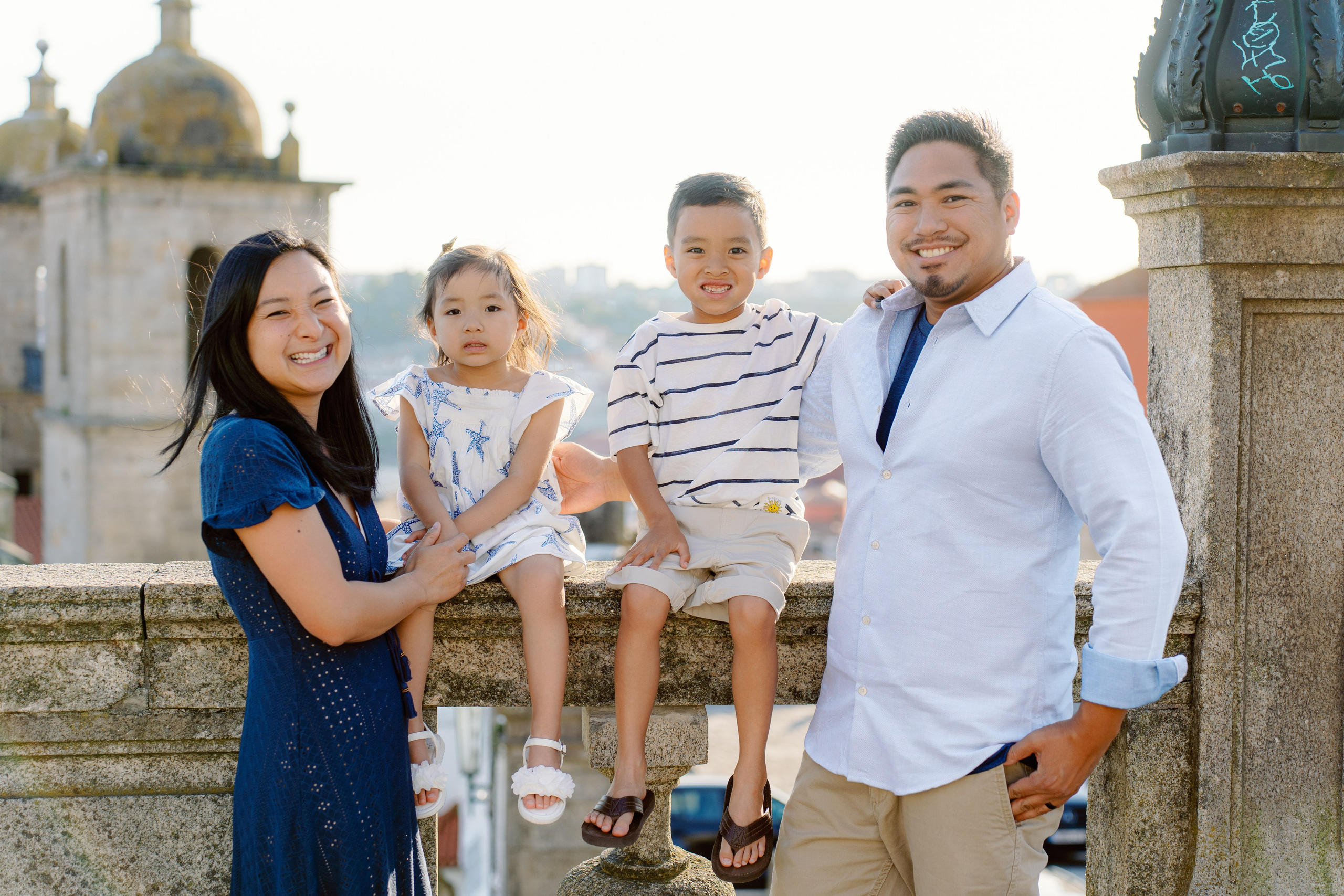 Family photo shoot in Porto. Photographer in Portugal Polina Gotovaya