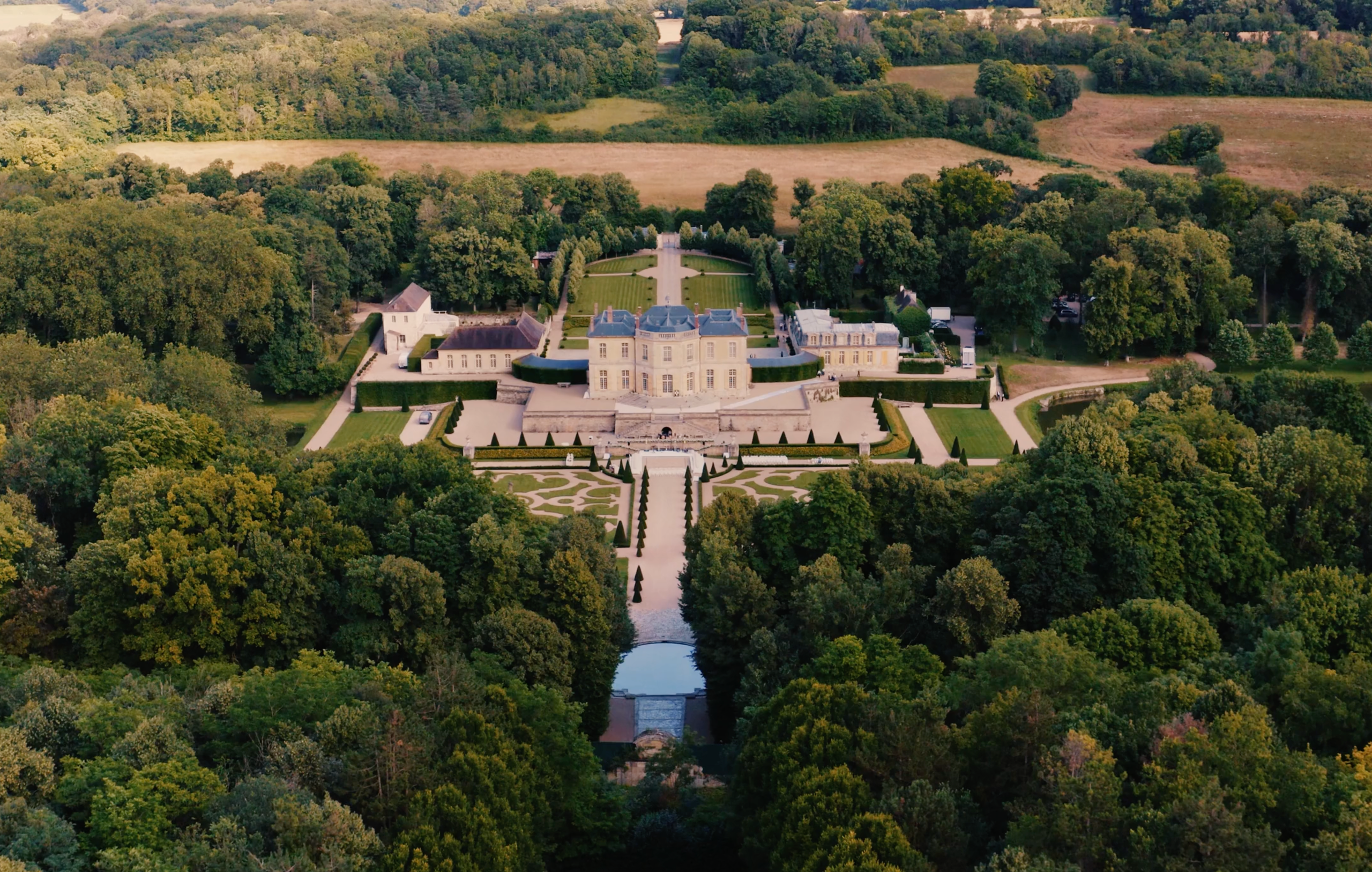 Nan & Brian | Château de Villette Wedding in France. Paris Wedding Photographer