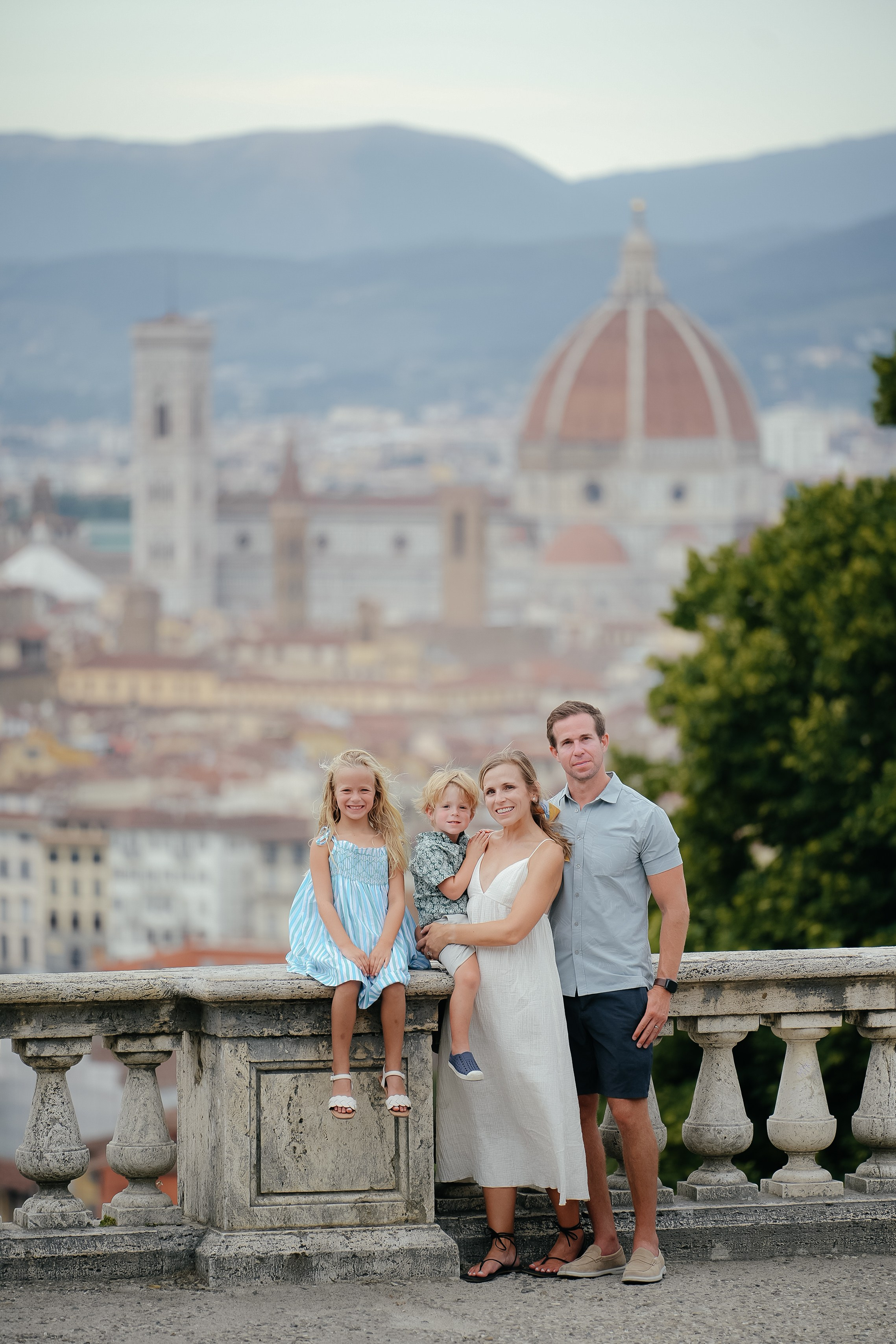 Nicole & Family. Wedding Photographer in Italy