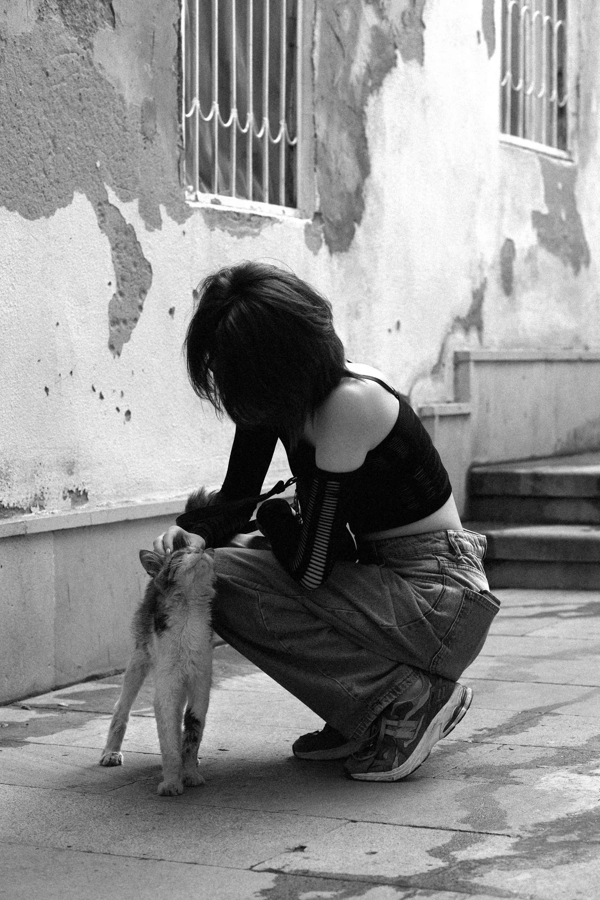 Jasmin / Street Walking. BNW Around Photography