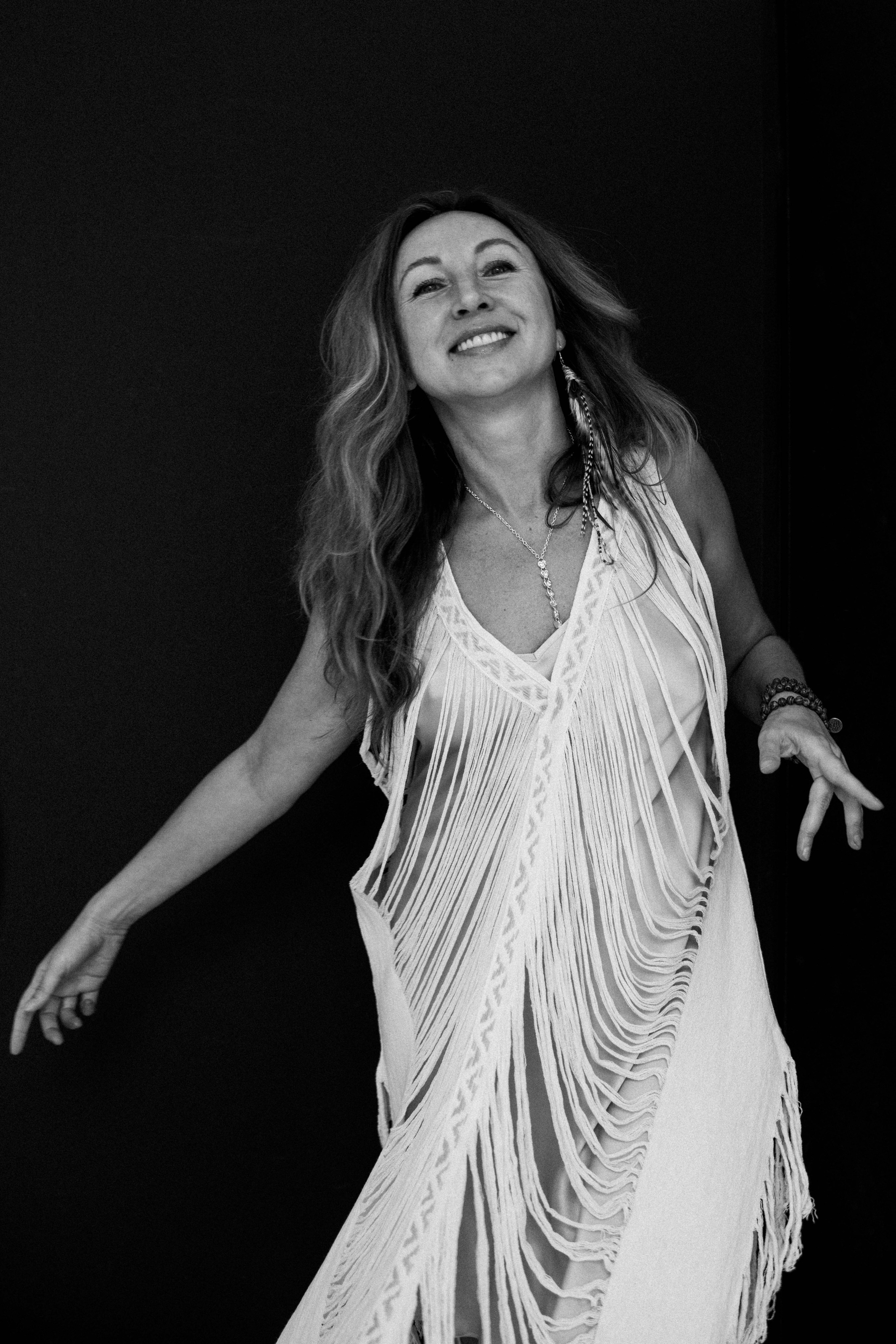 K. Rawnoir- Portrait photography by Daria Paliy.Timeless black&white portraits of women in NYC area