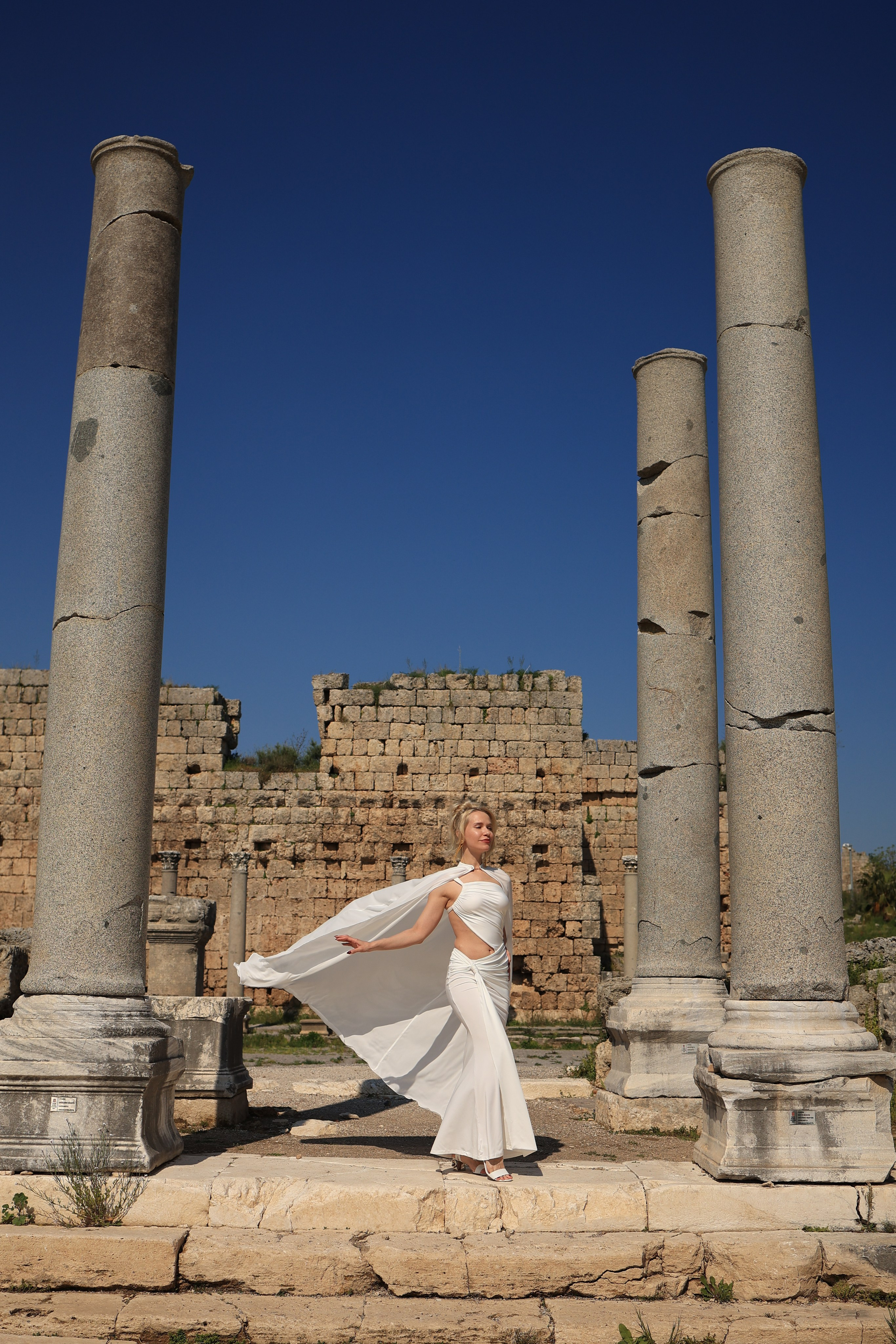 Фотосессия в Анталии в античном городе Перге