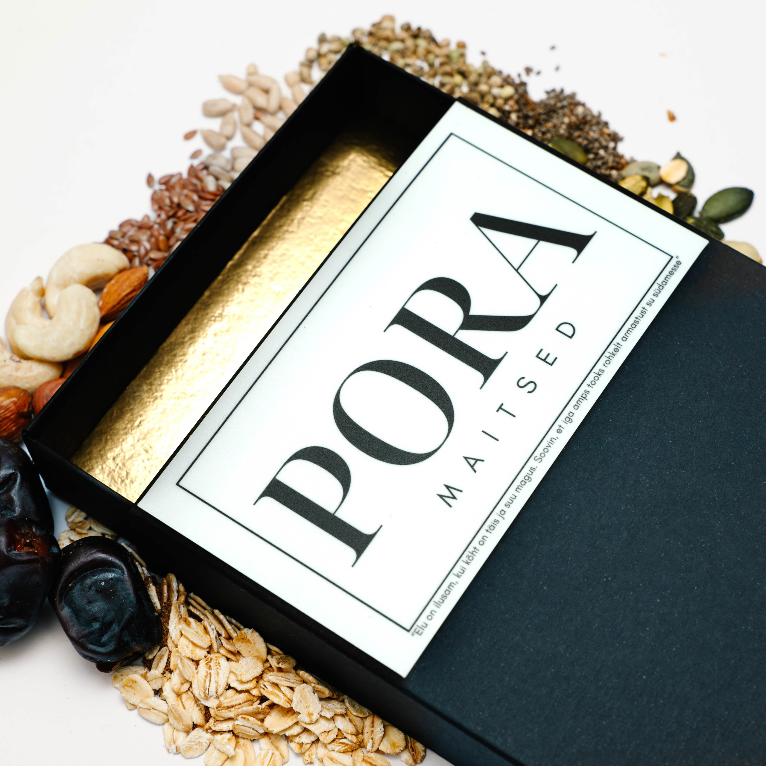 Turundus fotod (PORA Fotograafia). Portree-, pere- ja ettevõtmiste fotograaf Tallinnas Miina Arop-Priidik