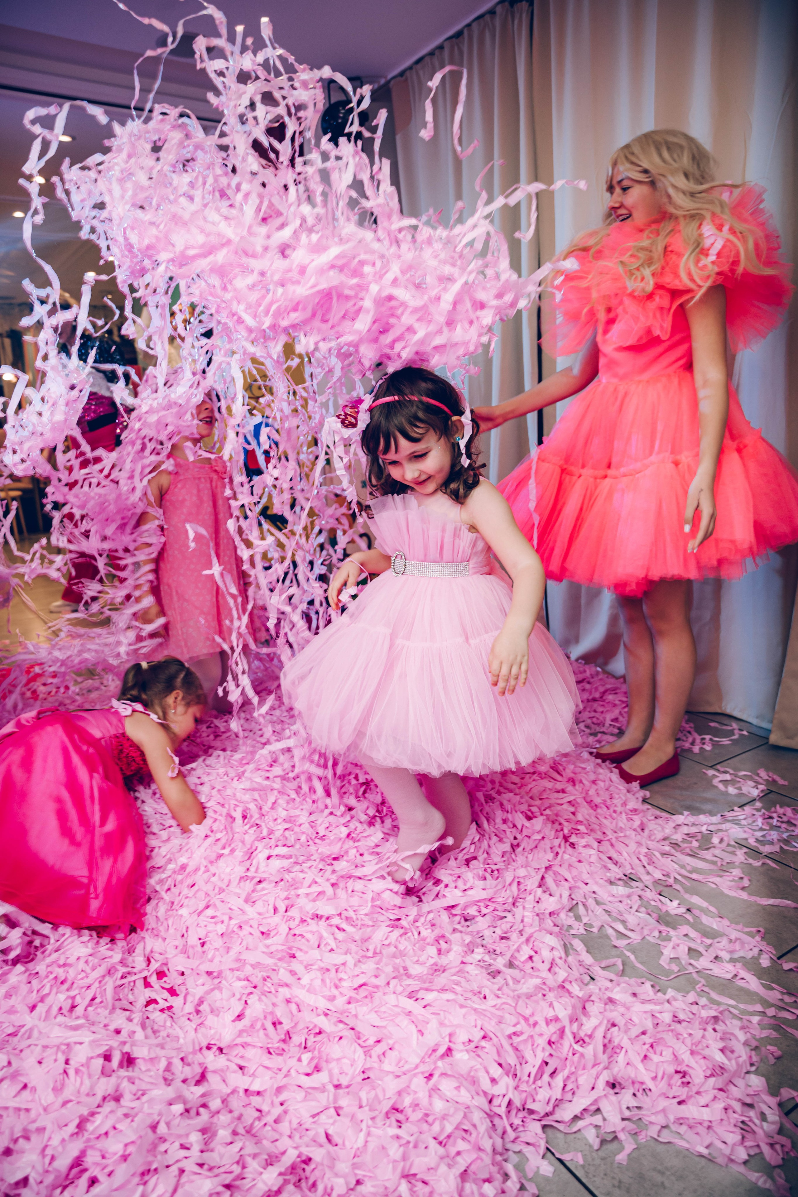 Geburtstag Party. Portrait family photographer in Berlin Elena Zakh