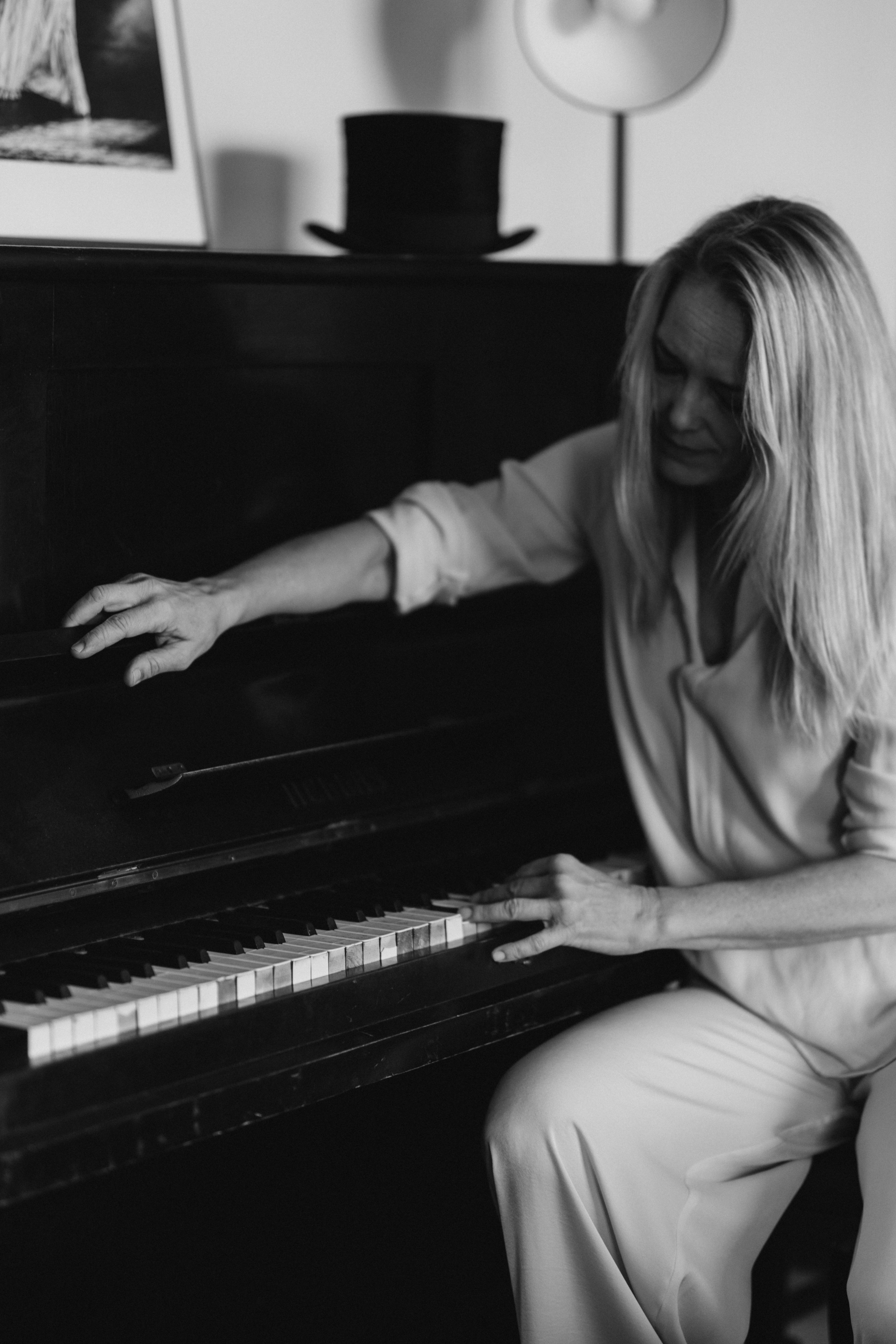 Minna Tervamäki. Wedding and portrait photographer in Helsinki Vickan O