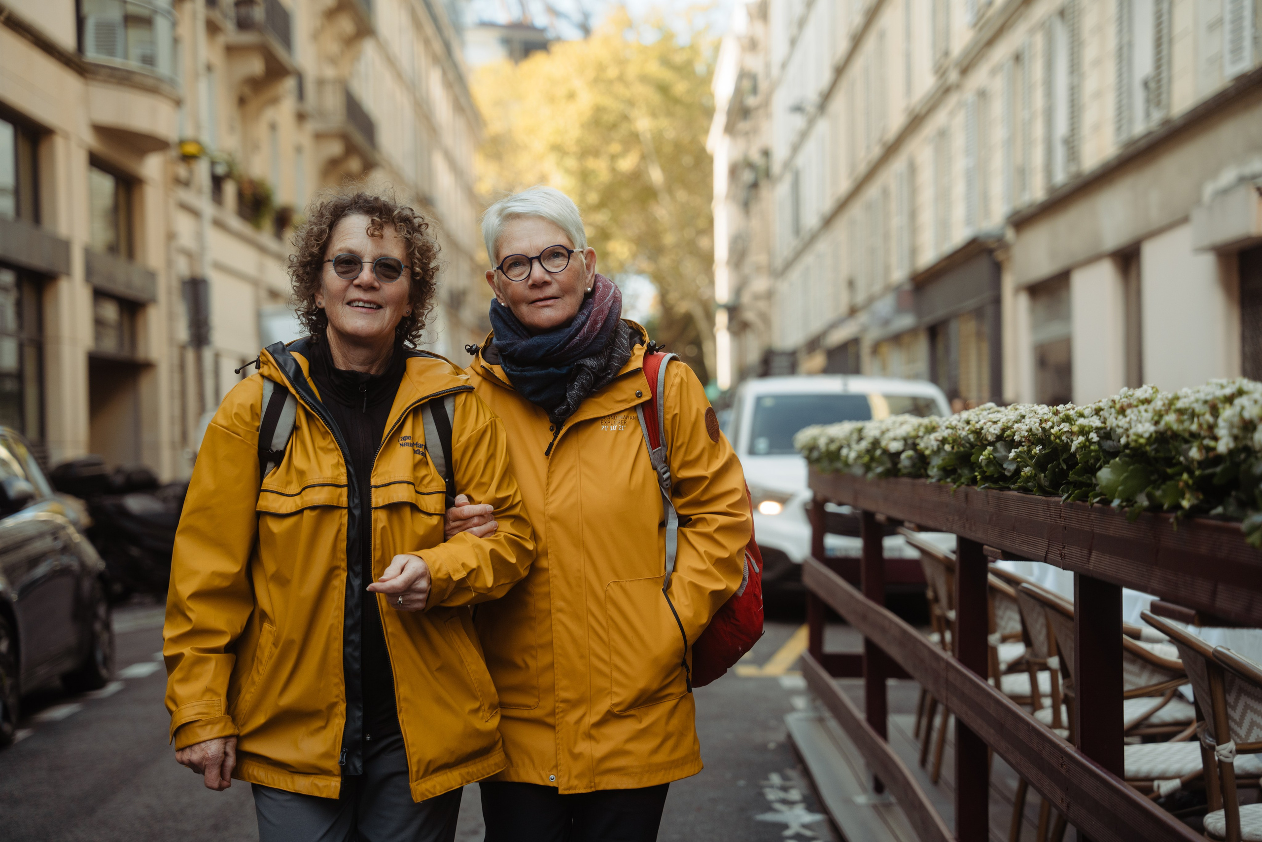 Sisters Photoshoot in Paris
