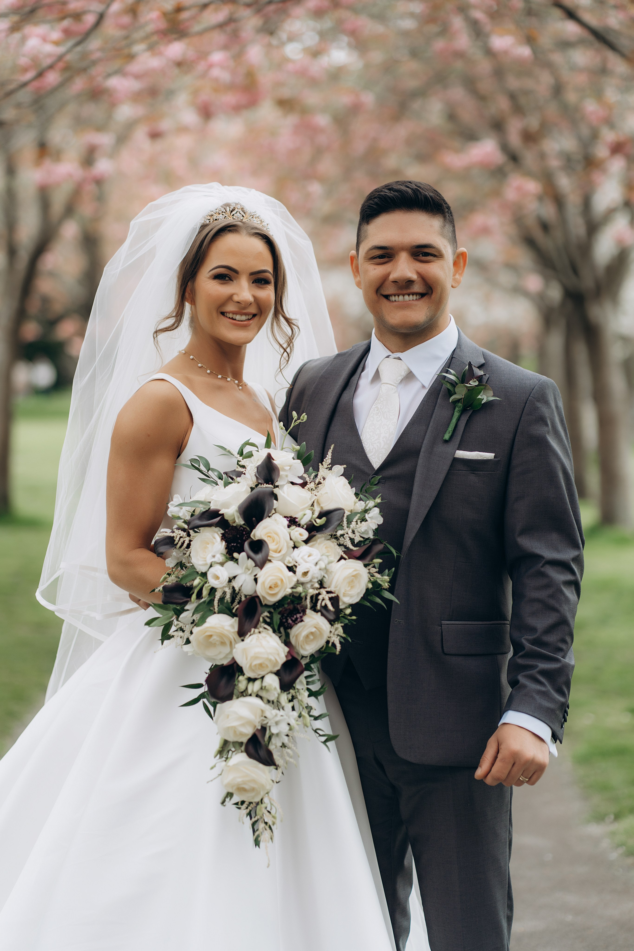 Megan & Oneias. Main