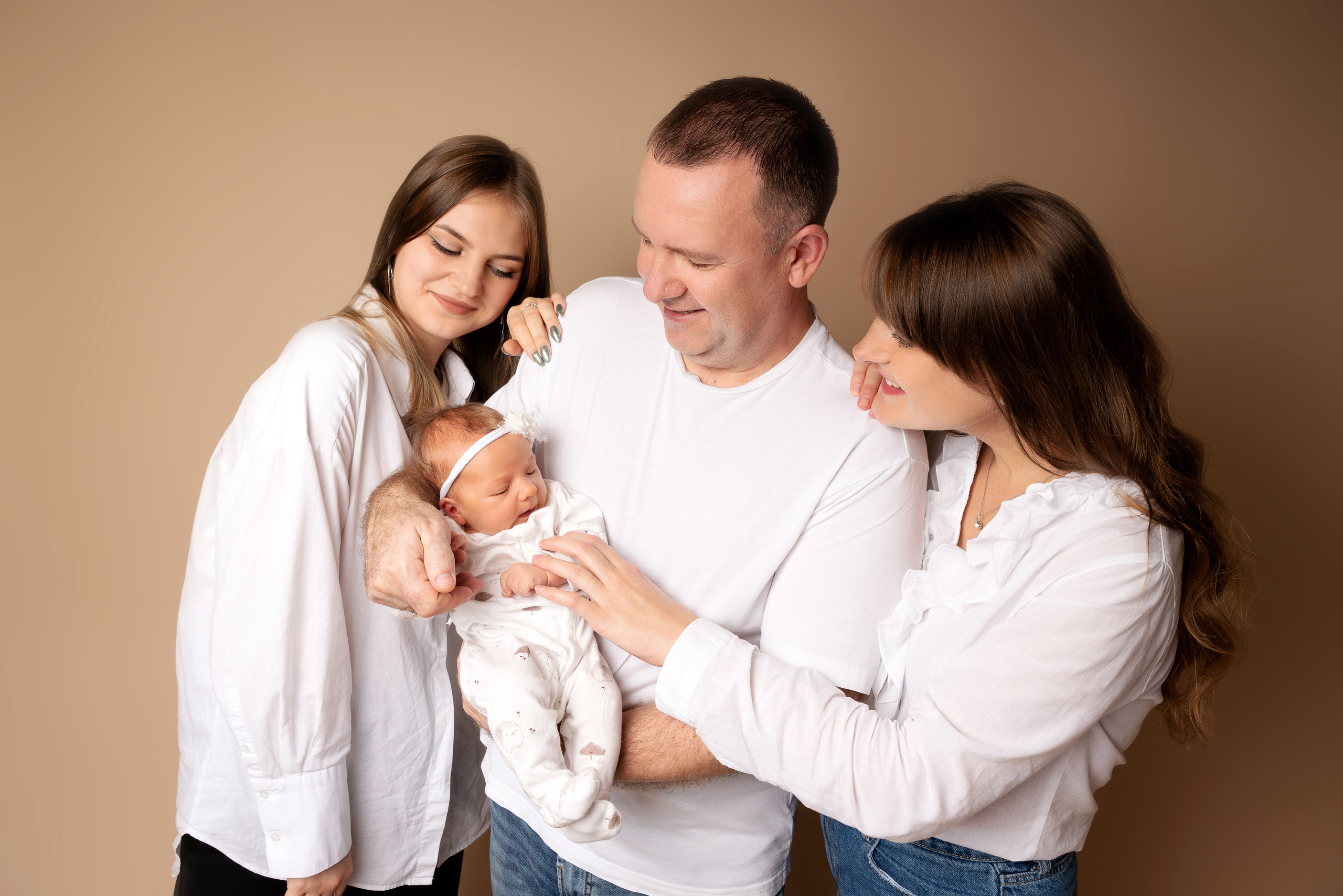 Einzigartige Erinnerungen an die ersten Tage deines Babys. Neugeborenenfotografin und Retoucher in Augsburg Nastassia Schneider