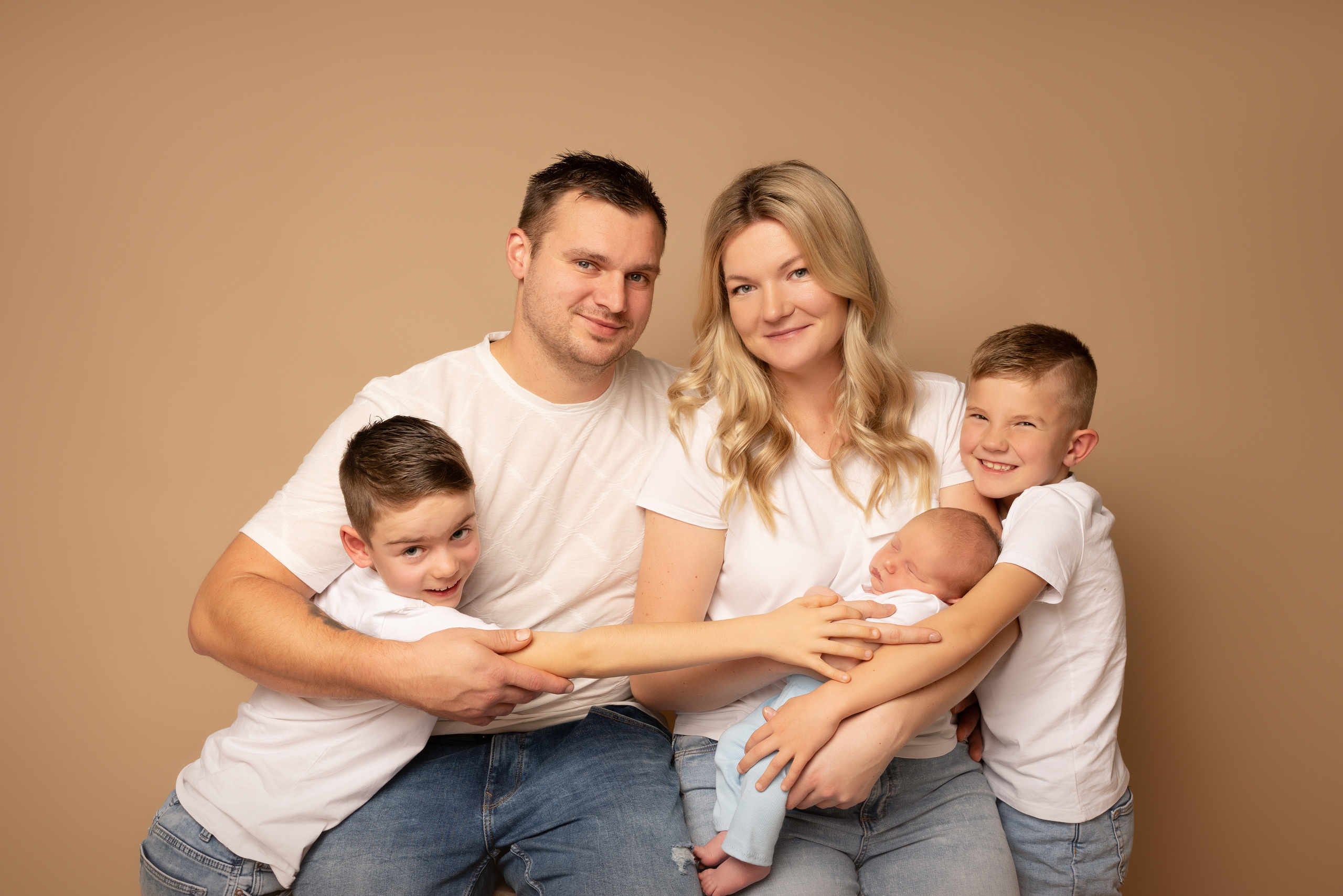 Einzigartige Erinnerungen an die ersten Tage deines Babys. Neugeborenenfotografin und Retoucher in Augsburg Nastassia Schneider