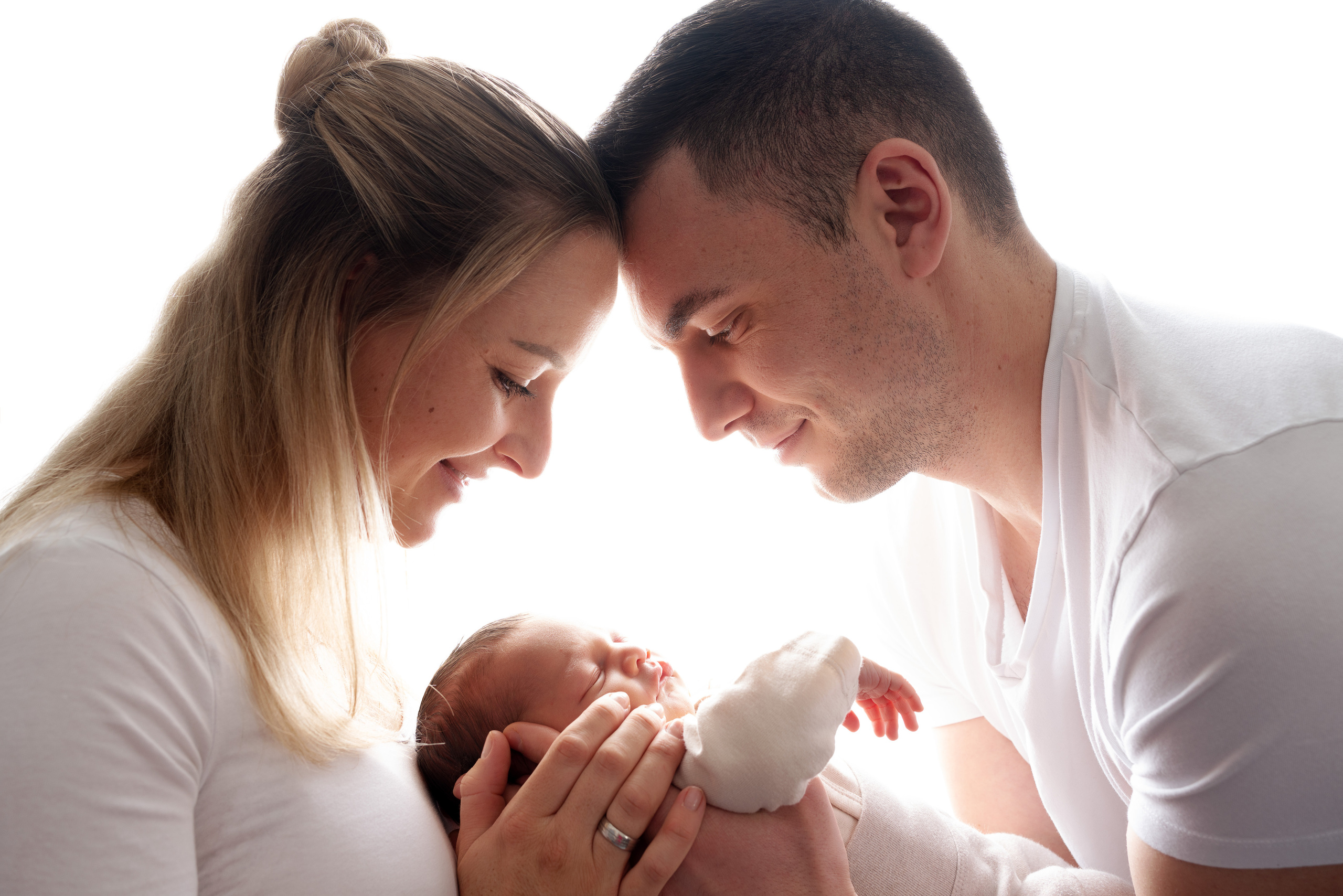 Eine Familie, die ihr Glück kaum fassen kann