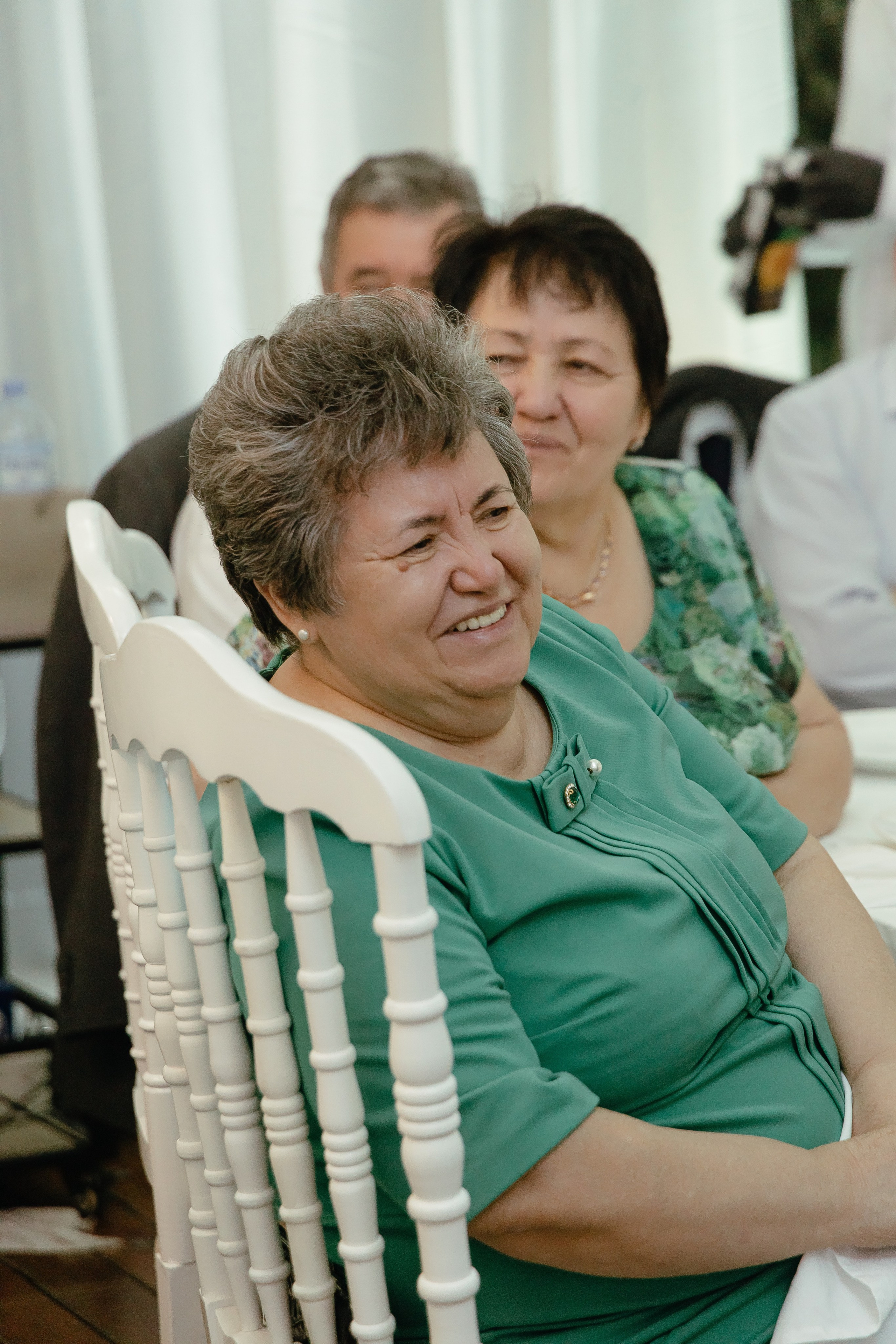 Thomas & Suyumbika. Главная