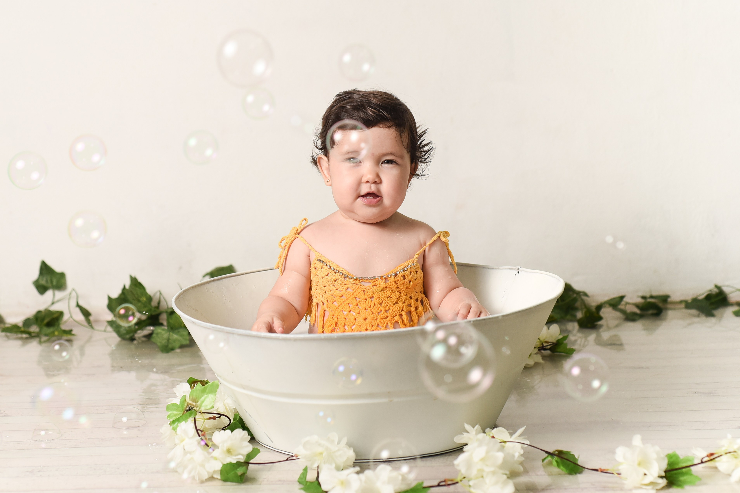 Sesión 1er añito de Juli. Temática: Abejita de Plim Plim +  Mini Sesión Navideña. Fotografo de casamiento en misiones y fotógrafo de familia  Posadas