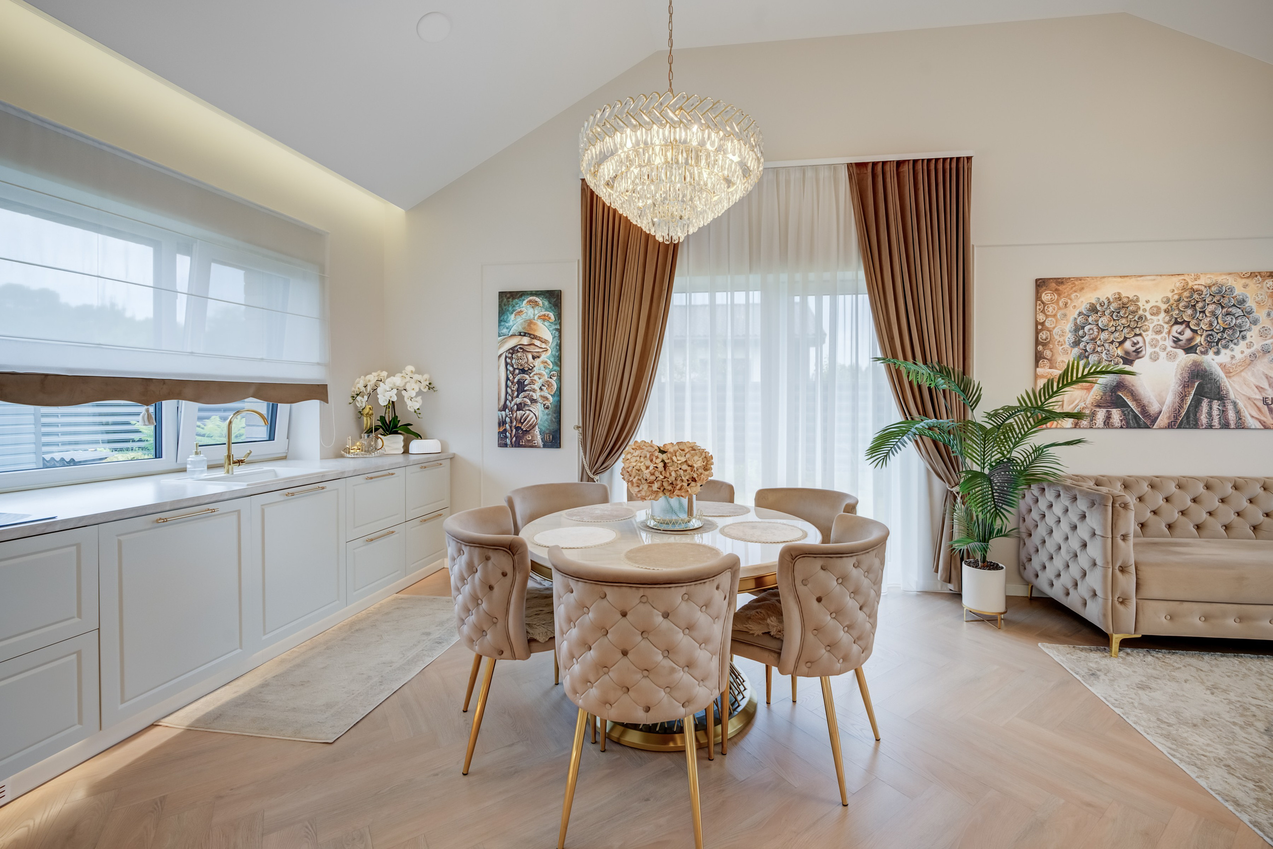 Lentvaris, gražus namas. Elina Sapiega fotografė Vilniuje