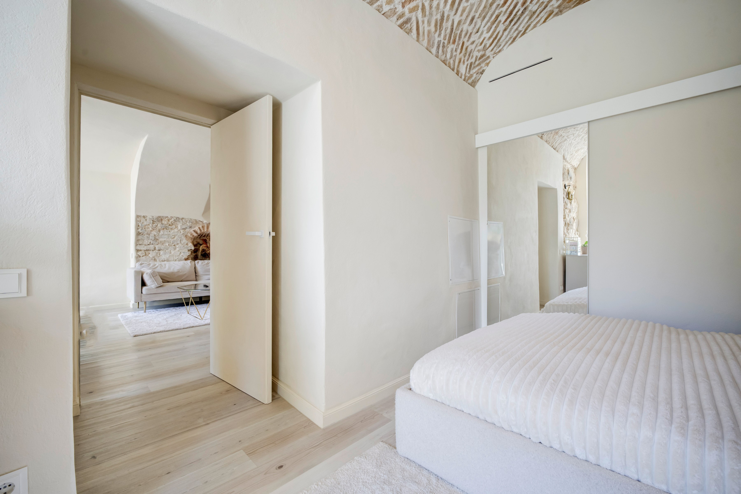 Teatro g. 7 , Vilnius. Elina Sapiega fotografė Vilniuje