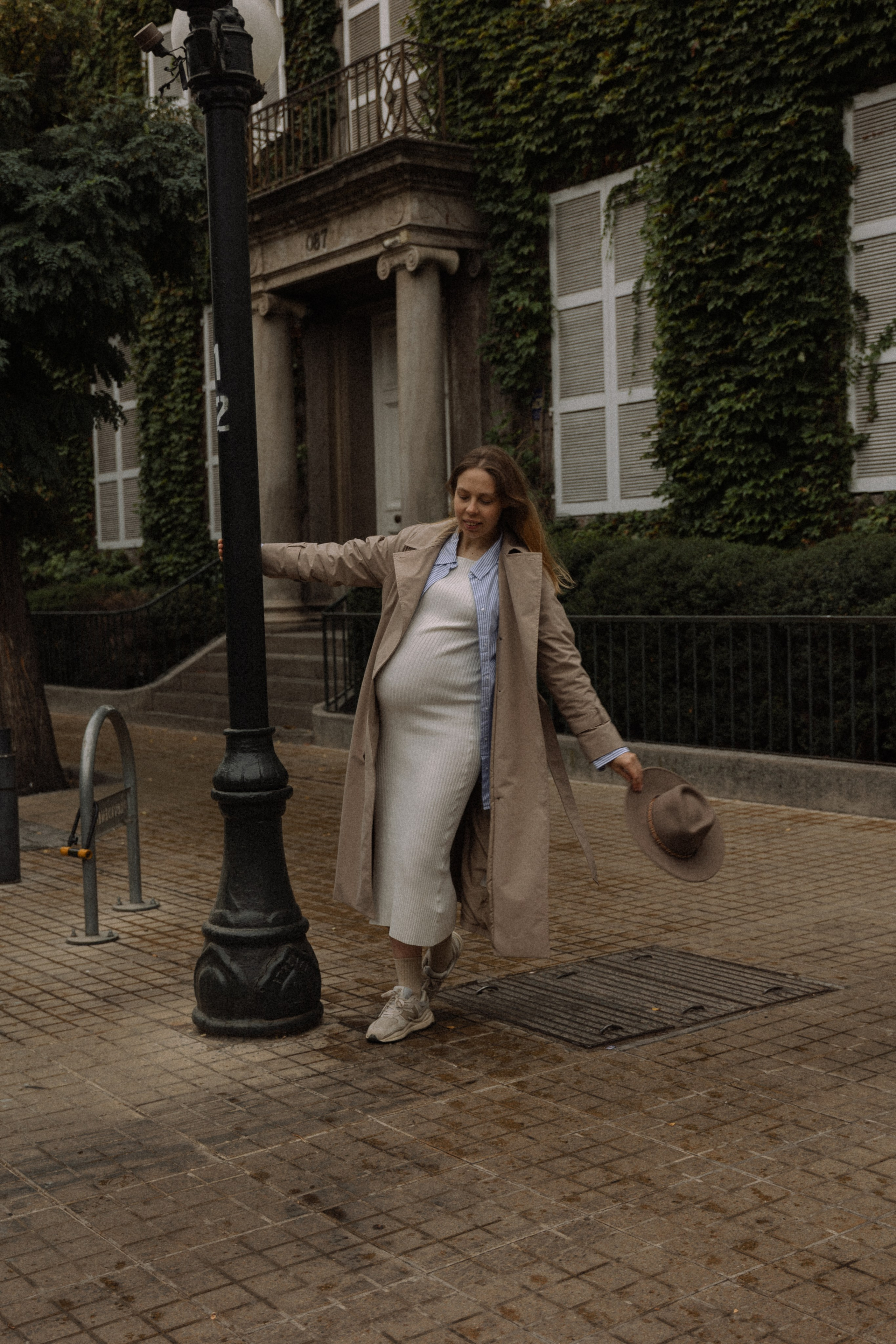 Lifestyle Maternity Photoshoot in Santiago — Natural Light & Real Emotion. Photographer in Santiago, Chile Anna Almazova