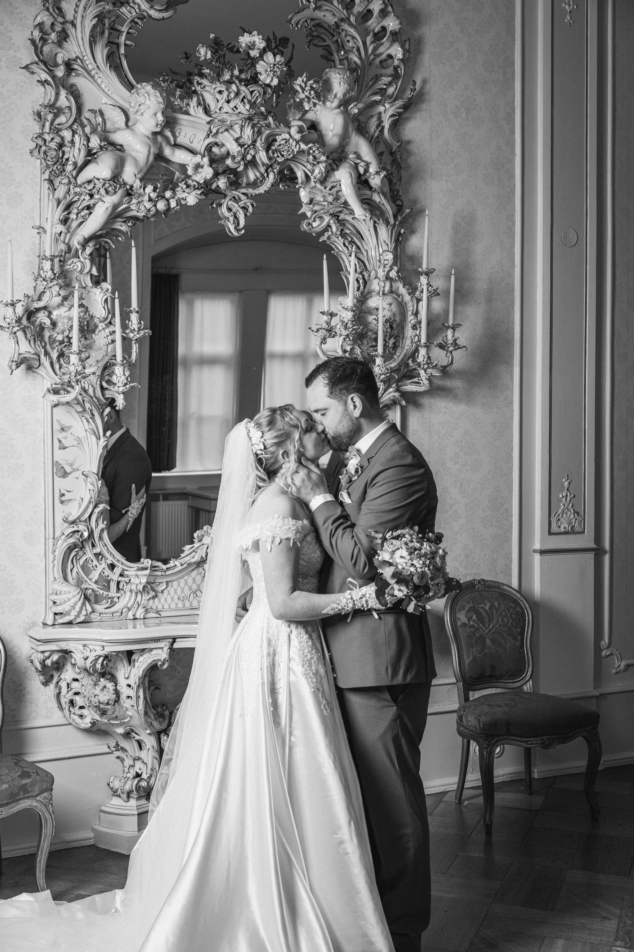 Hochzeit im Schloss Detmold – Kreatives Hochzeit Fotoshooting & Emotionale Hochzeitsreportagen!. Hochzeitsfotografin in Gütersloh | Authentische Hochzeitsreportagen | TK Photographie