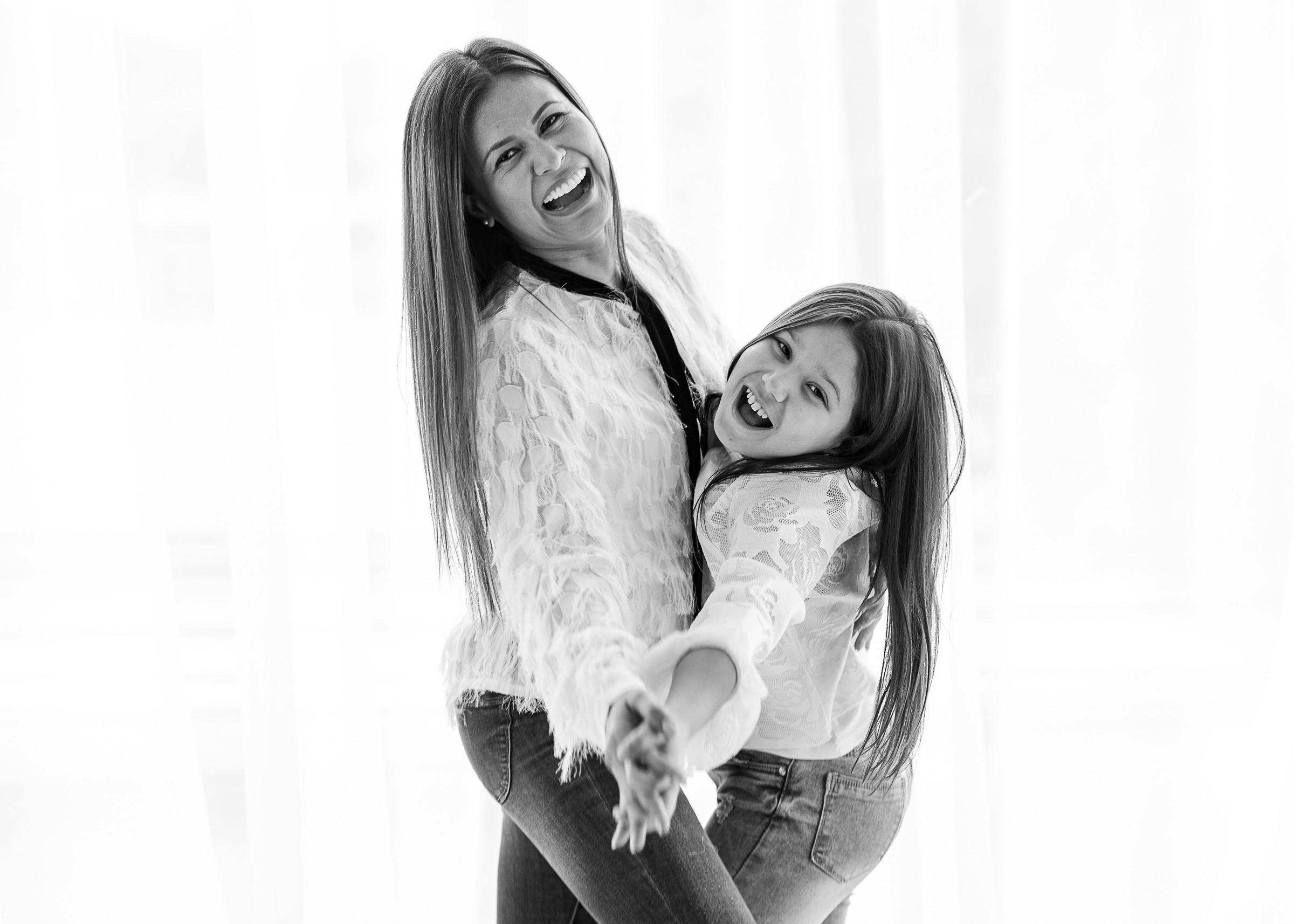 Mamá con hija. Fotógrafo familiar, retratos. Panamá, Chiriqui. Ruslán Rusakóv