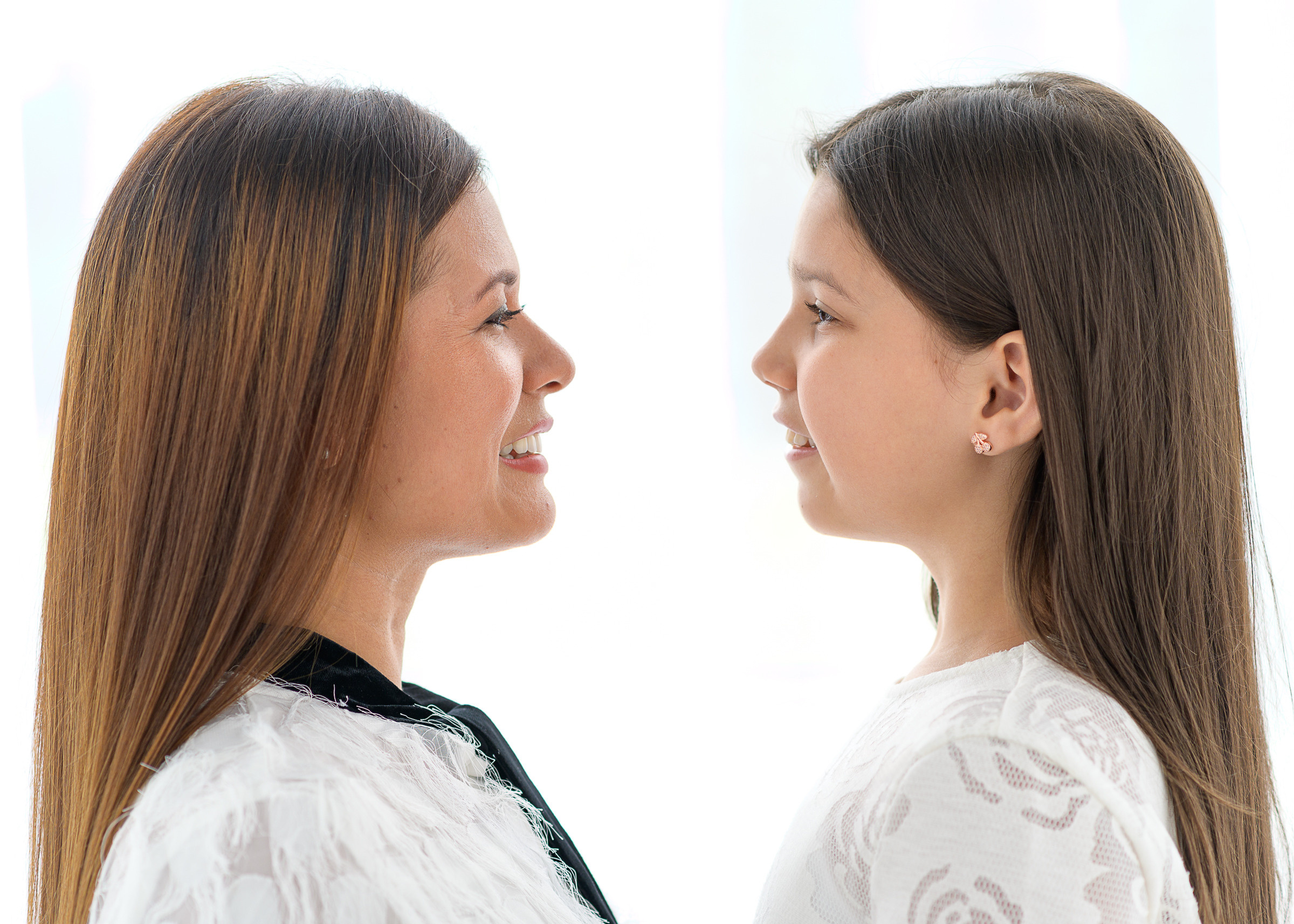Mamá con hija. Fotógrafo familiar, retratos. Panamá, Chiriqui. Ruslán Rusakóv
