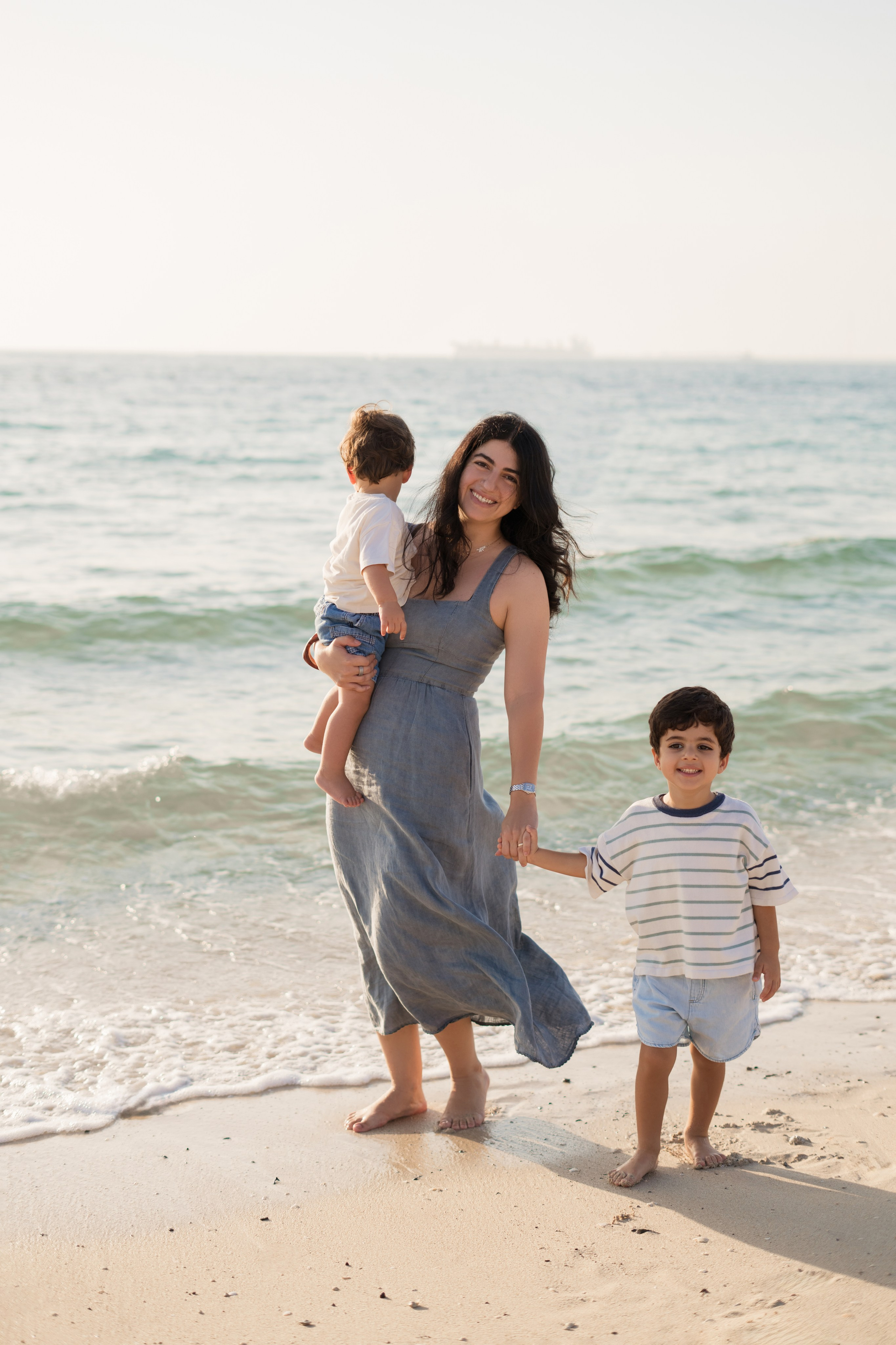 Beach fun family time. Angela Iakovleva — Family Photographer in Dubai