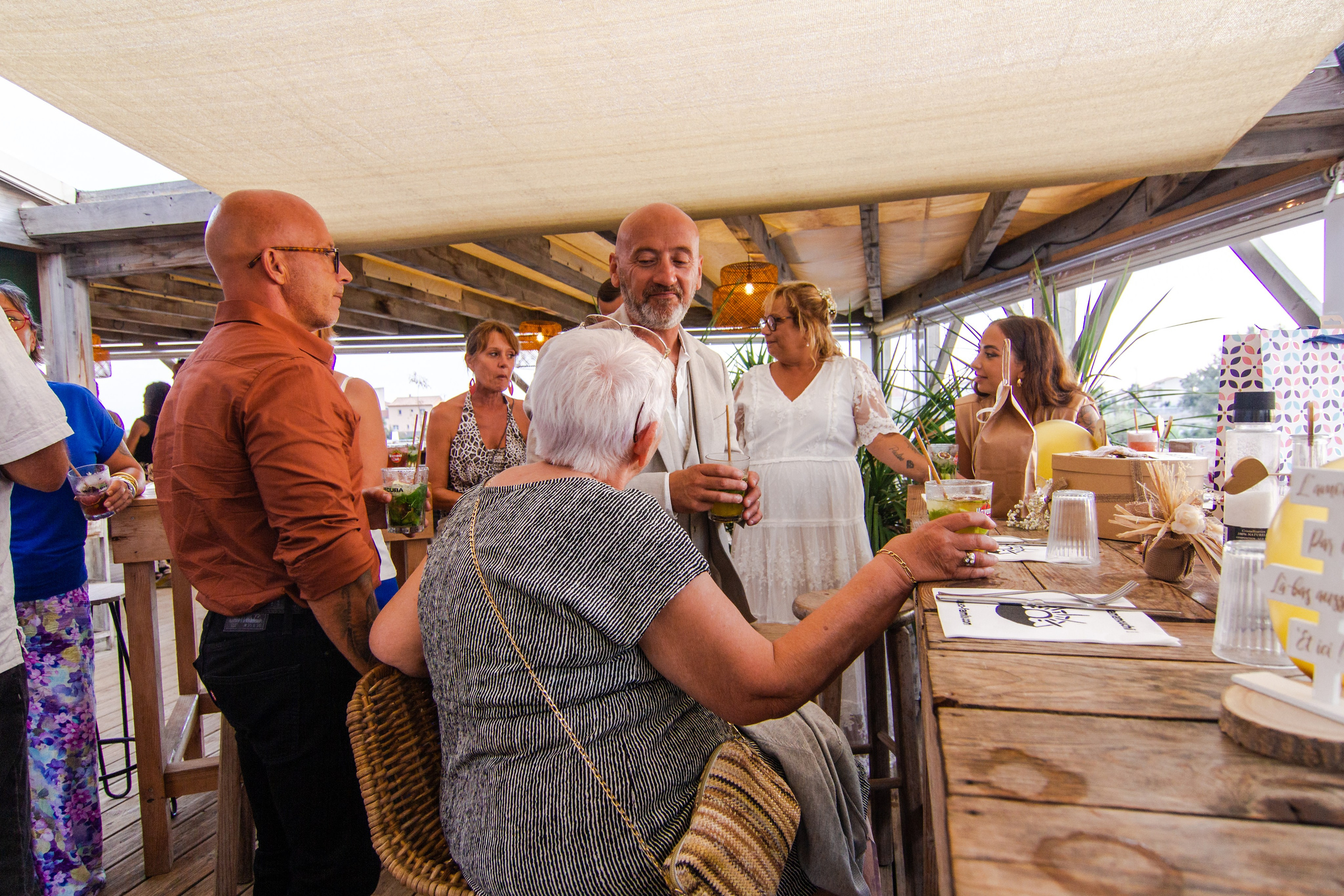 Sylvie & Lilian | Au bord de la mer. Photographe professionnelle à Poitiers, Tours et Châtellerault | Studio photo entre Poitiers et Tours – portraits, familles, entreprises, ma