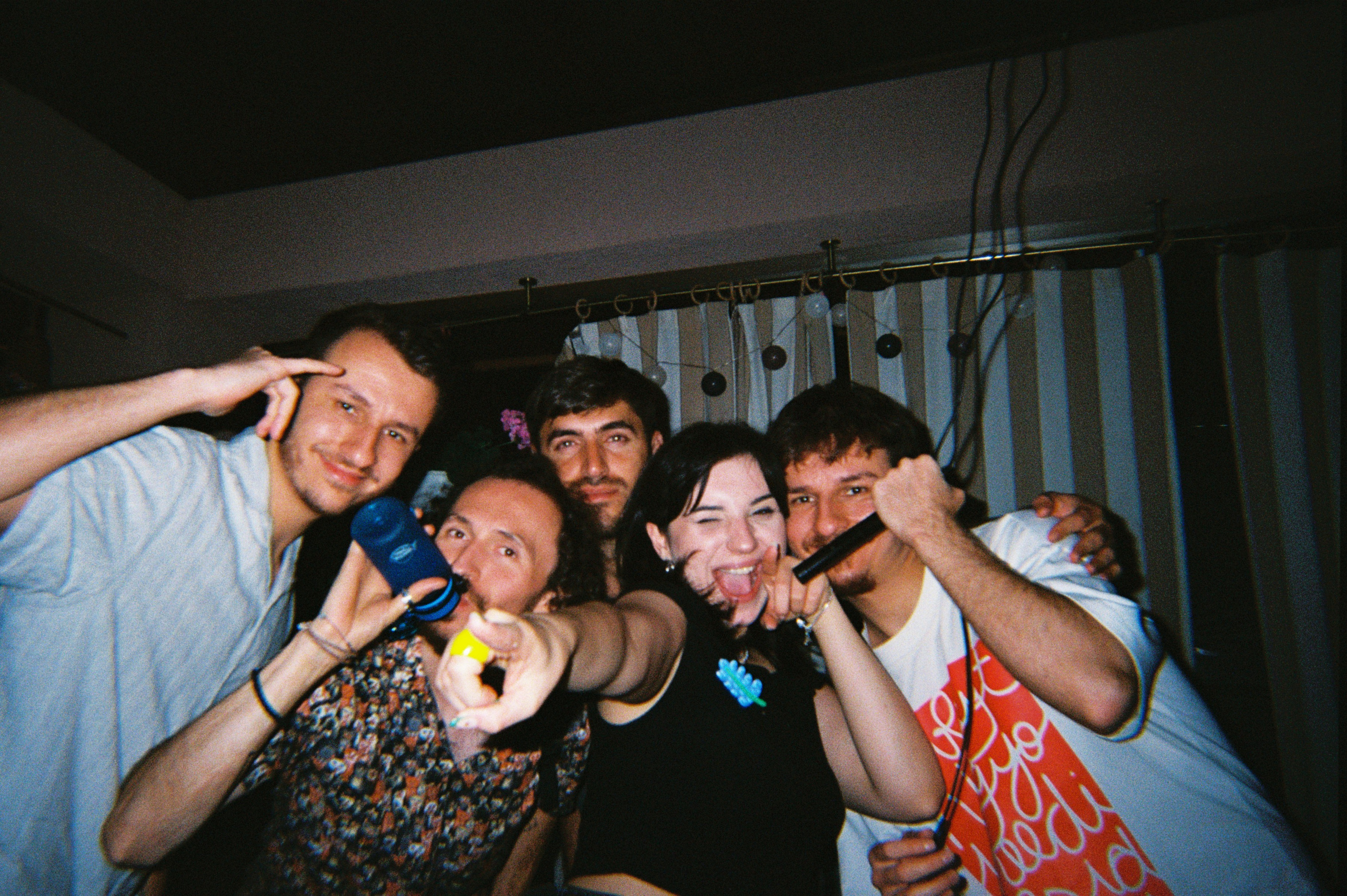 De la party-uri și festivaluri