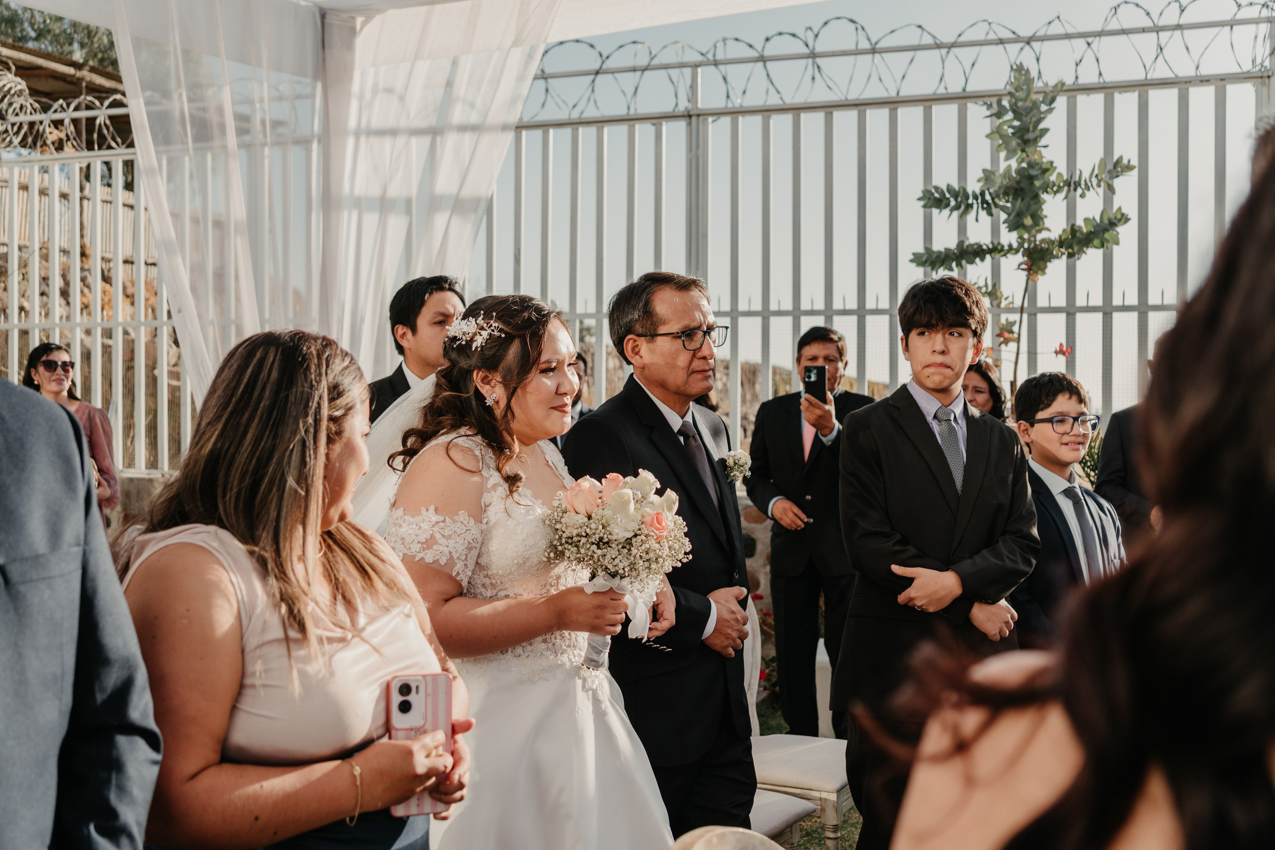 VANIA + LUIS BODA CIVIL. Studio KVTA | Fotografía y Video de Bodas en Arequipa
