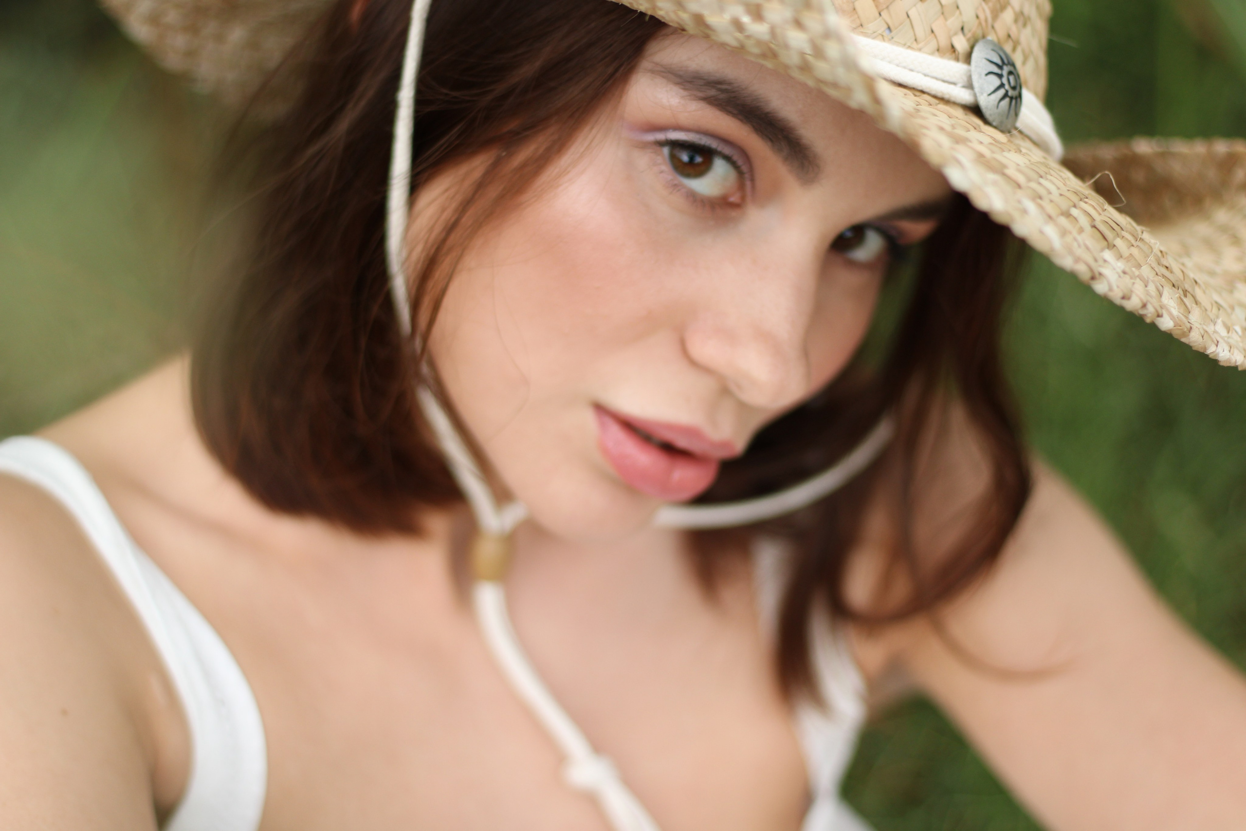 Countryside cowgirl-style portrait photoshoot. Lana Petrychenko — Portrait & Family Photographer. Valencia, Spain