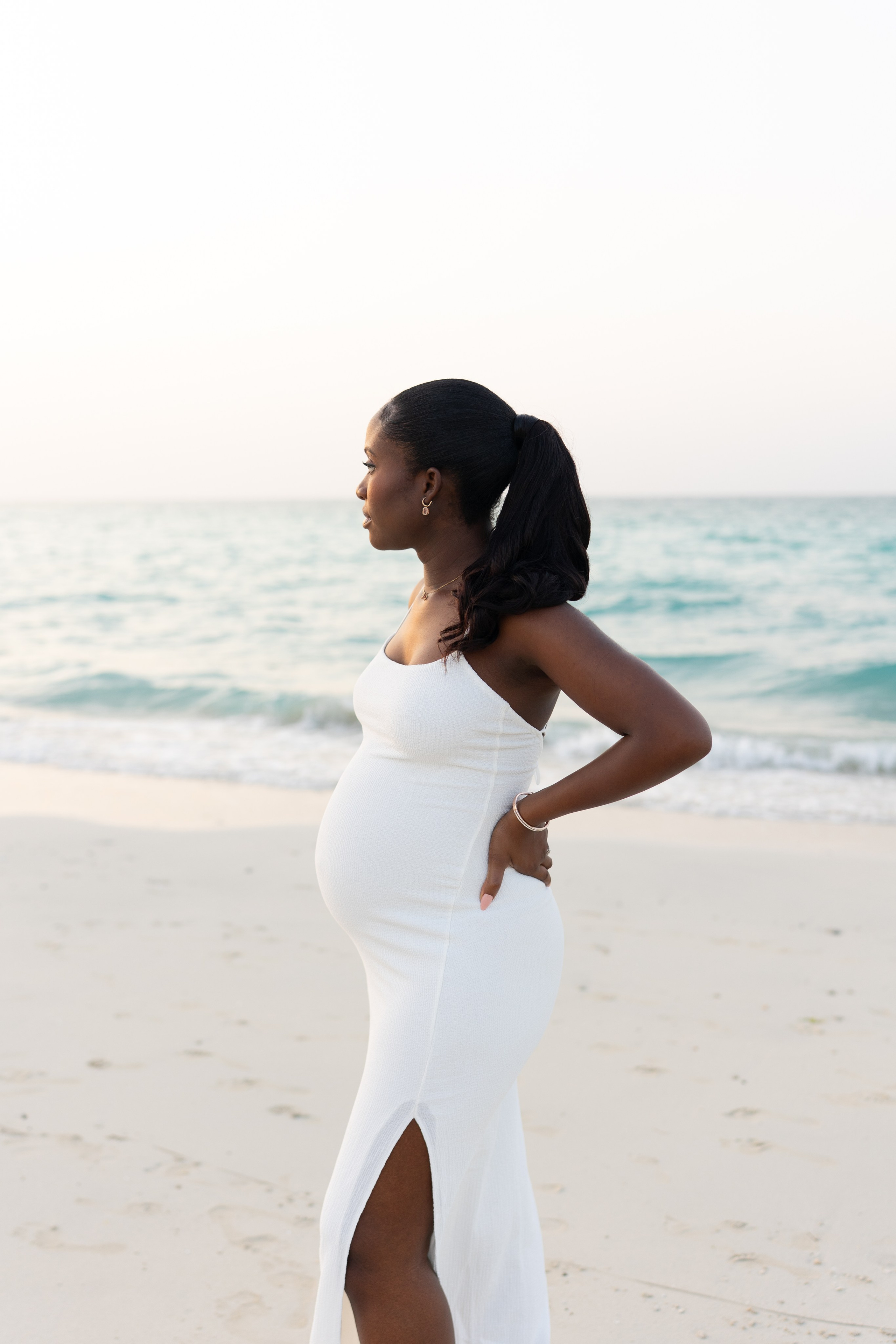 Sola’s pregnancy. Professional Photographer Abu Dhabi, Dubai — Yulia Ismoilova | 2025