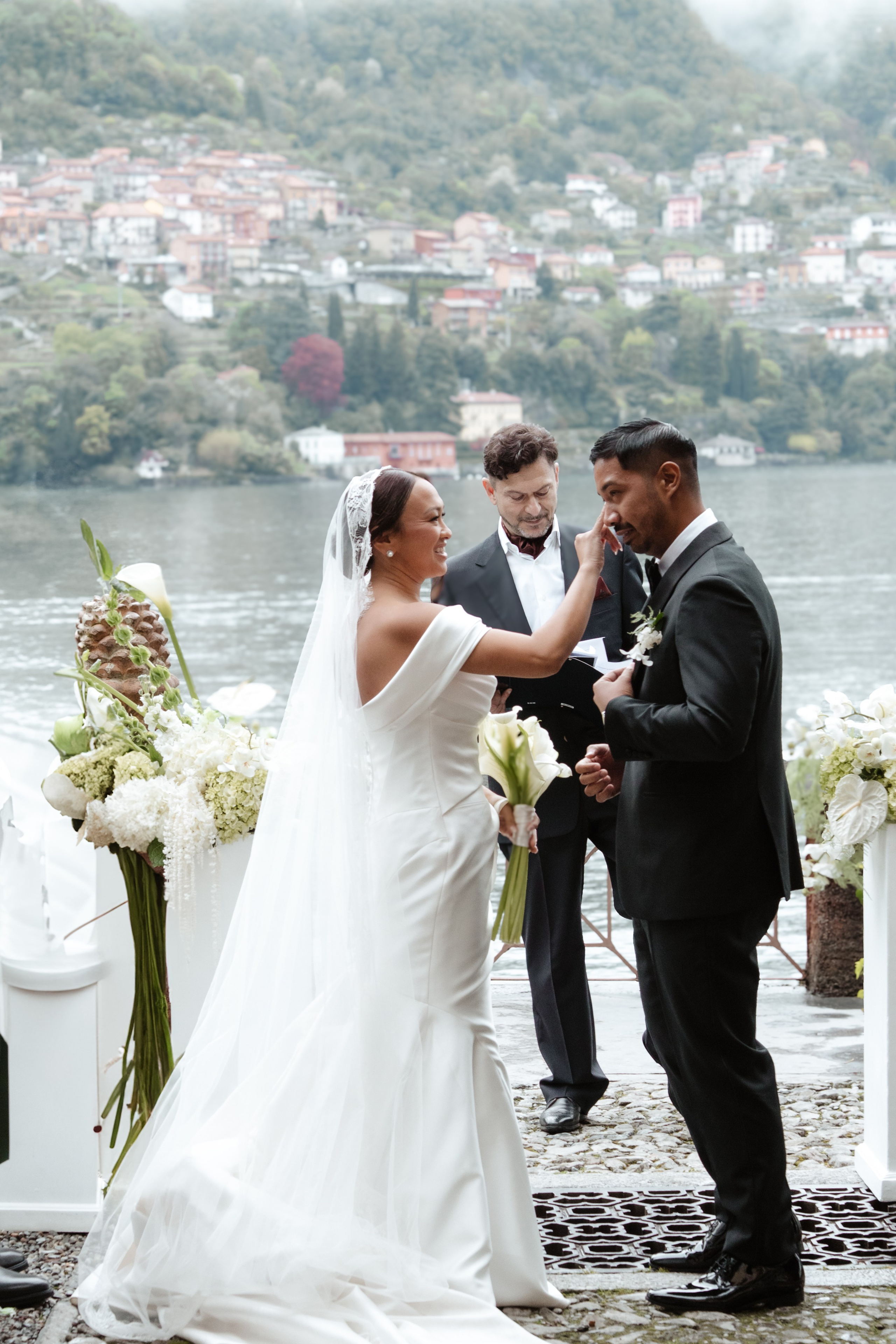 BEATRICE AND RAFAELE_LAKE COMO_Villa Regina Teodolinda. PHOTOGRAPHER IN ITALY