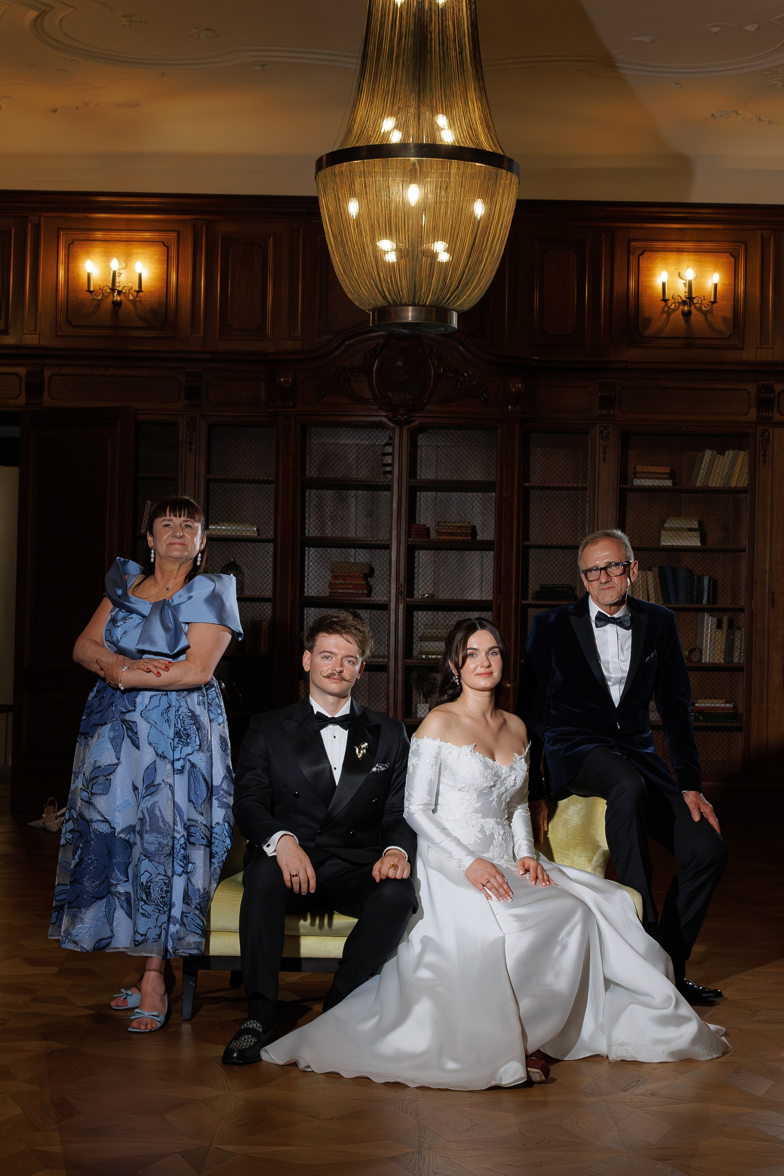Wiktoria & Kacper. Pałac Goetz. Fotograf ślubny i rodzinny w Krakowie Yana Klymova