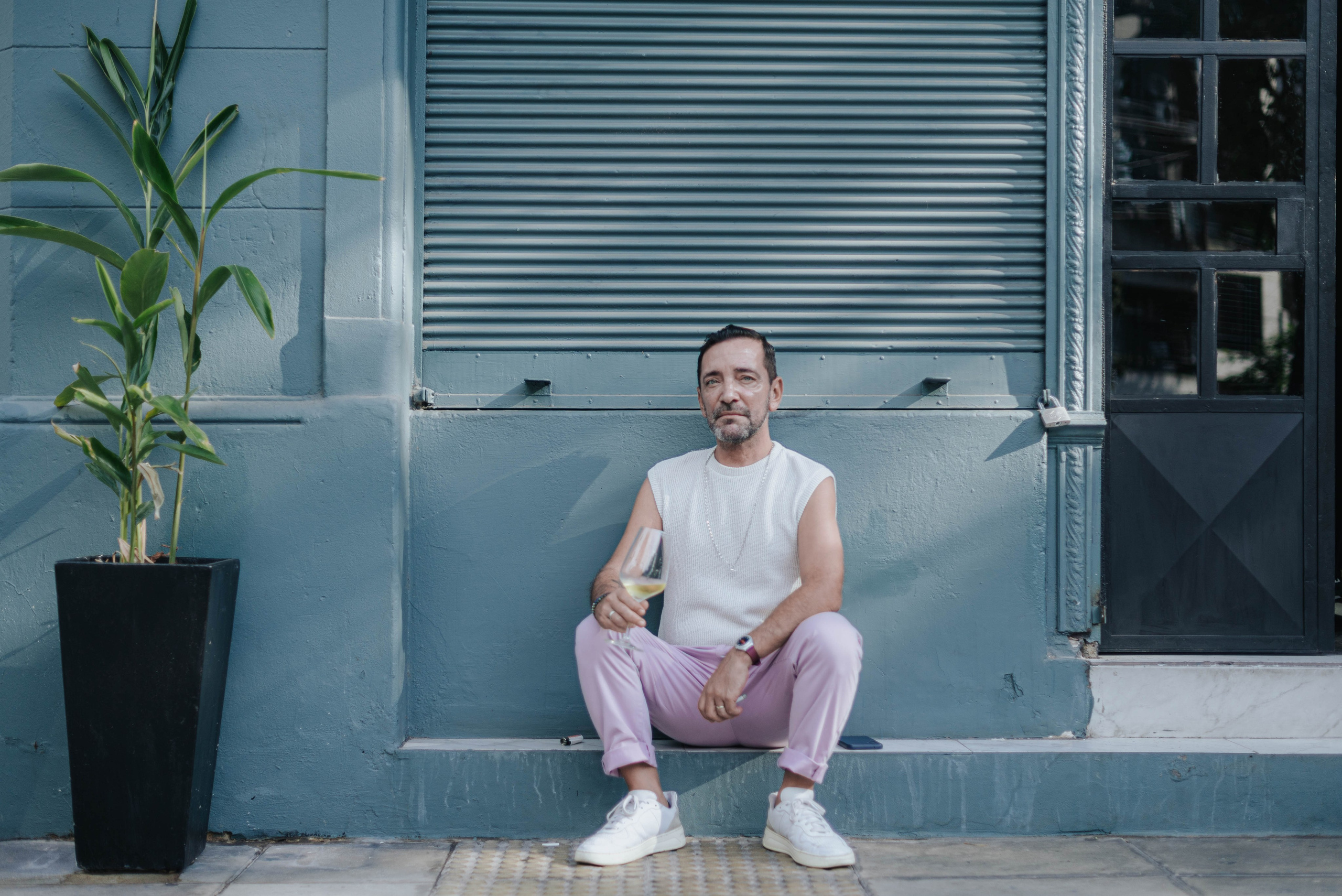 Docdocdoc. 15 strangers. Photographer @elmirkami in the city of Buenos Aires