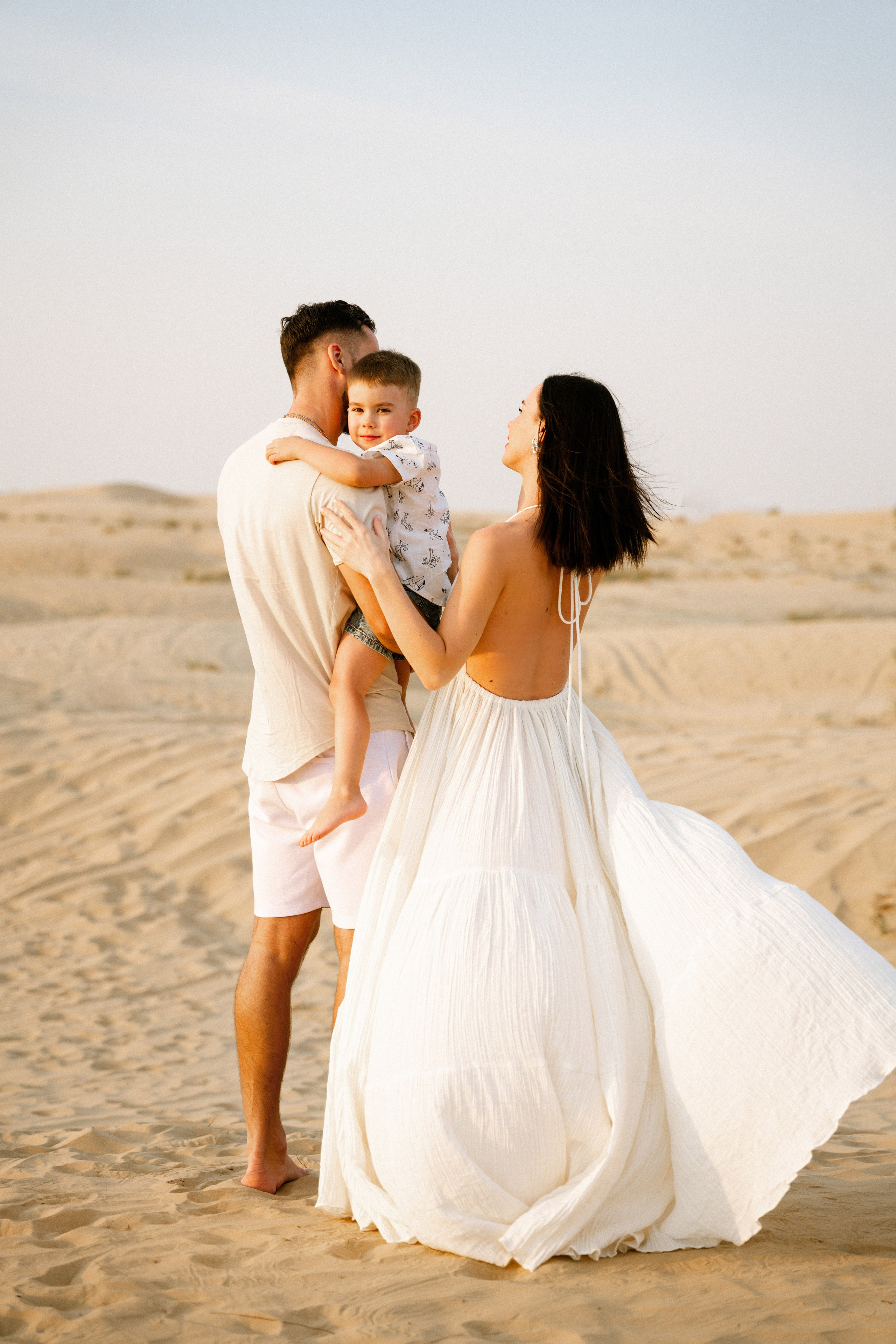 Desert play and fun. Angela Iakovleva — Family Photographer in Dubai