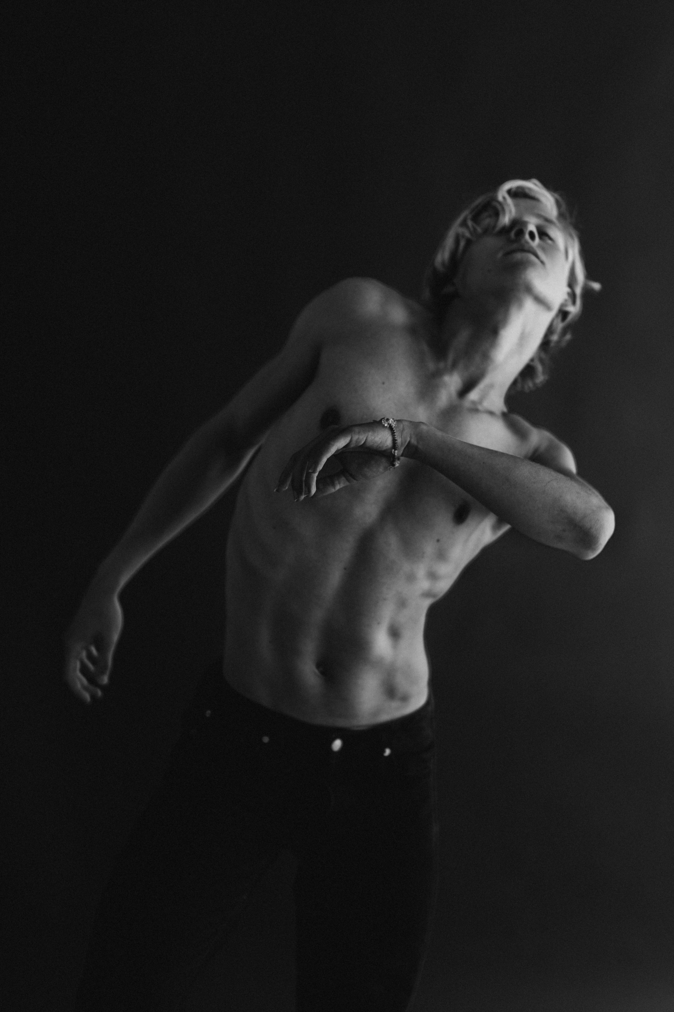 DANCERS. Victoria Olonen – Cinematic Portrait Artist | Helsinki & Europe